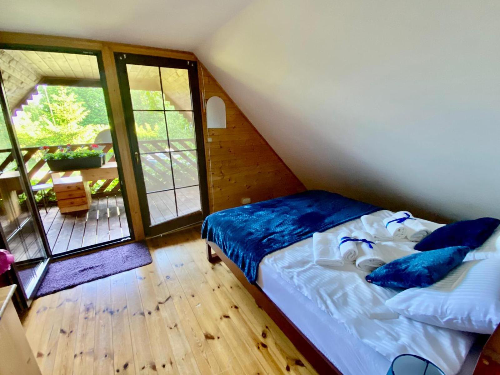 Three-Bedroom House photo 3