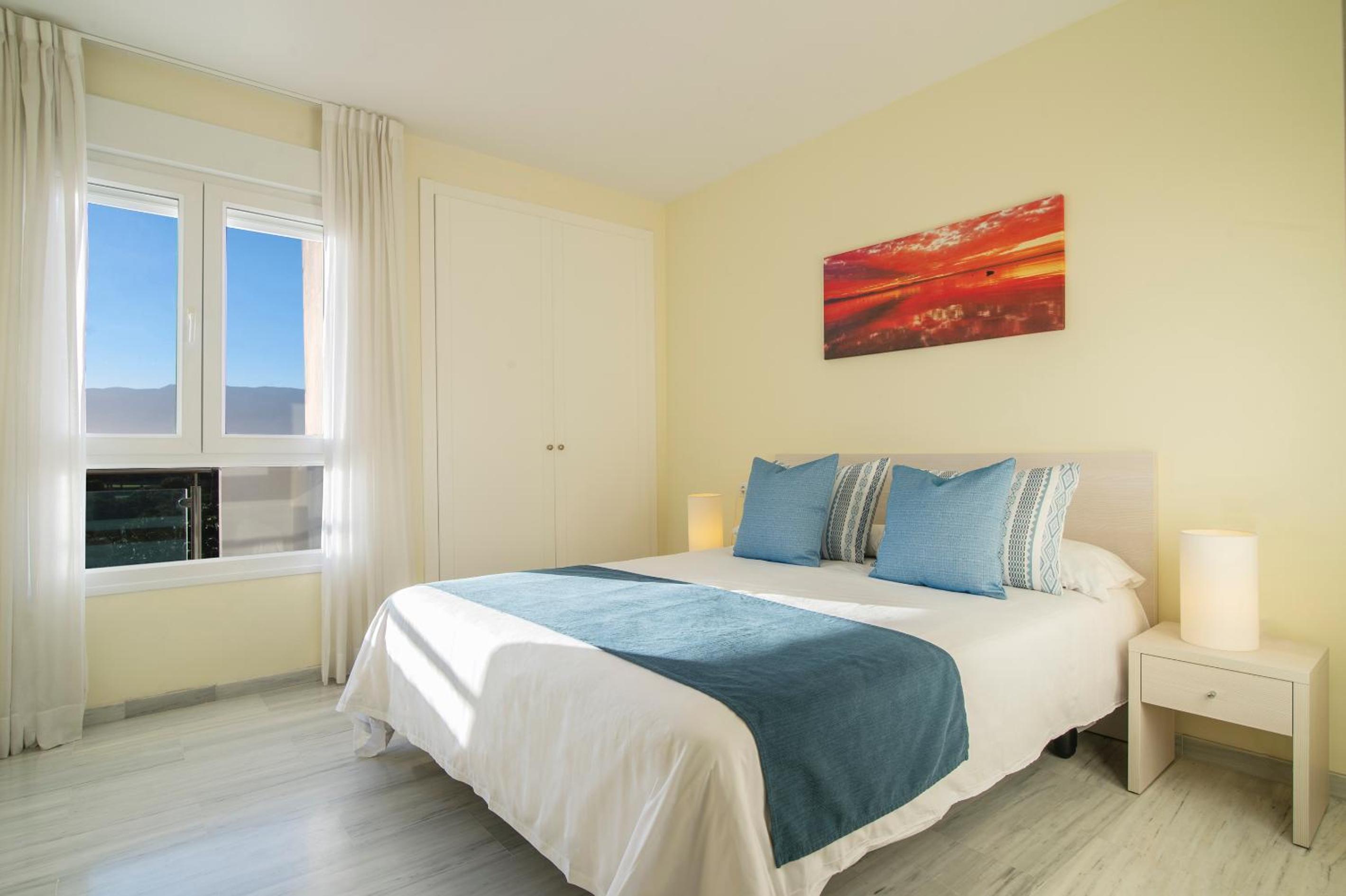 Two-Bedroom Apartment (2-6 Adults) photo 3