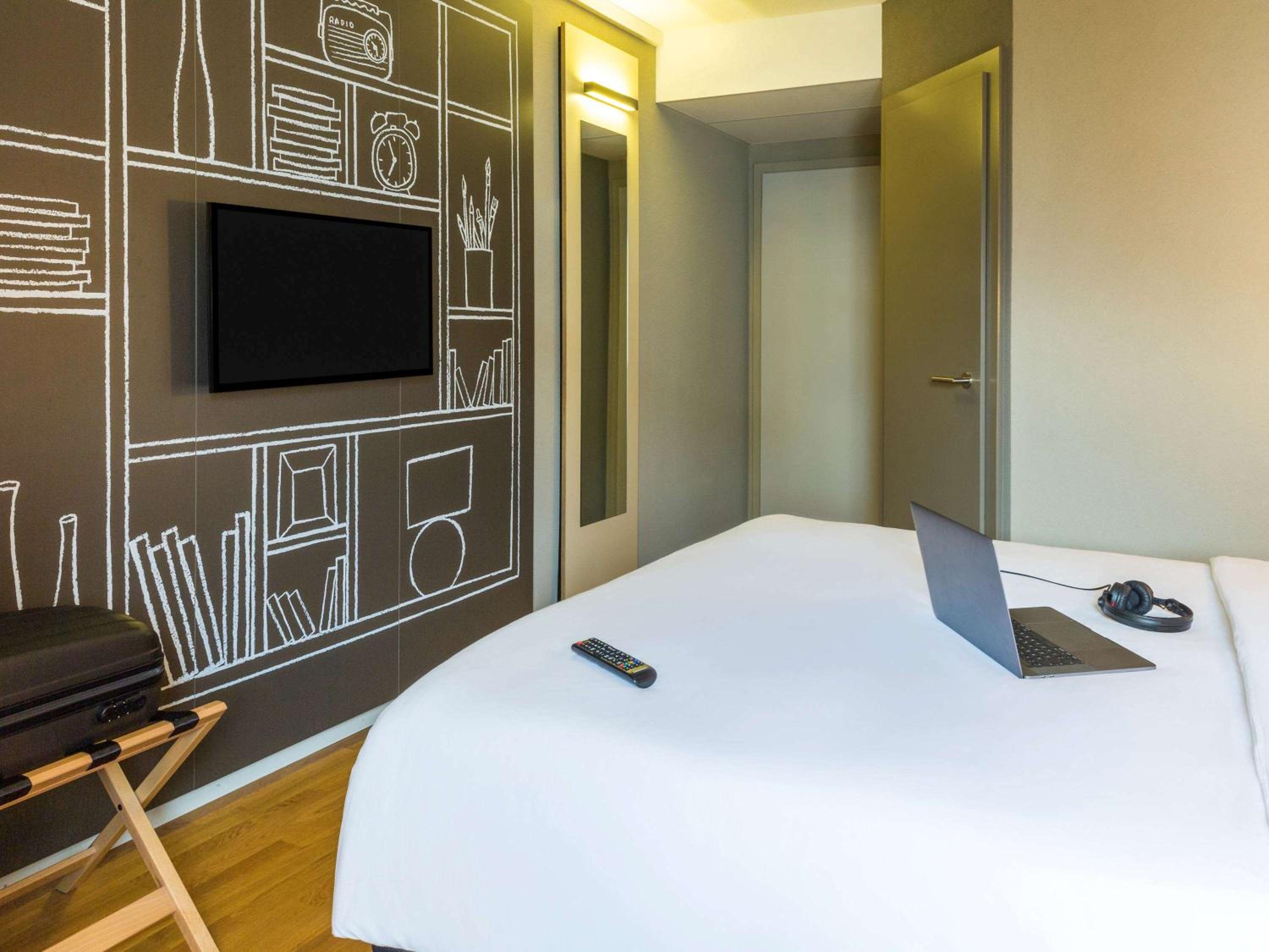 Standard Double Room - Photo 9