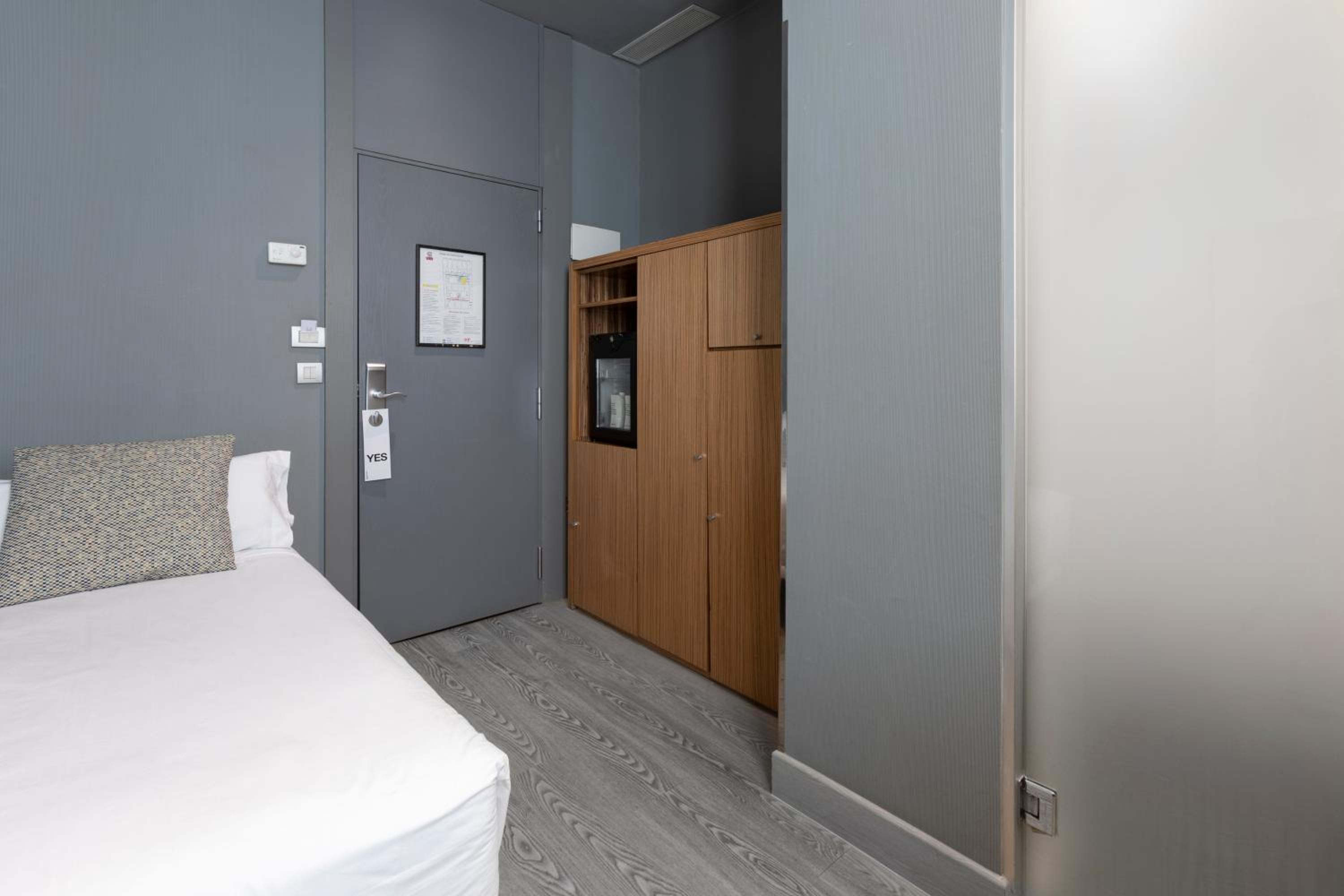 Single Room photo 3