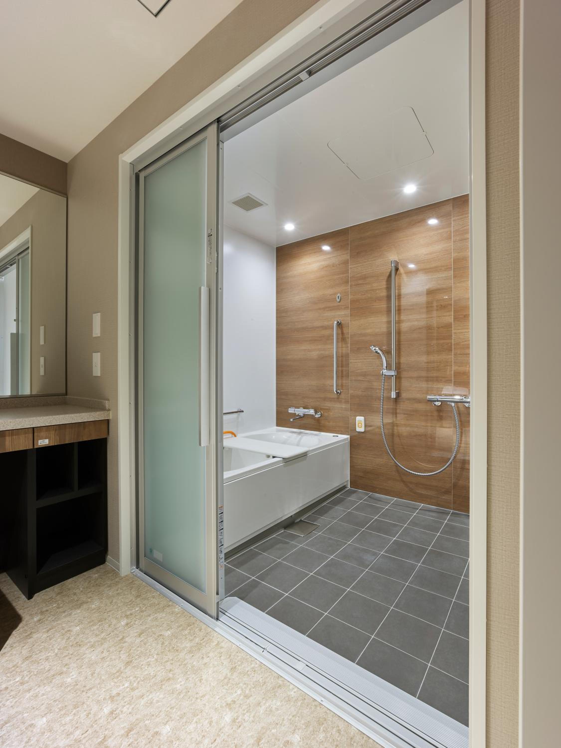 Deluxe Twin Room - Photo 13