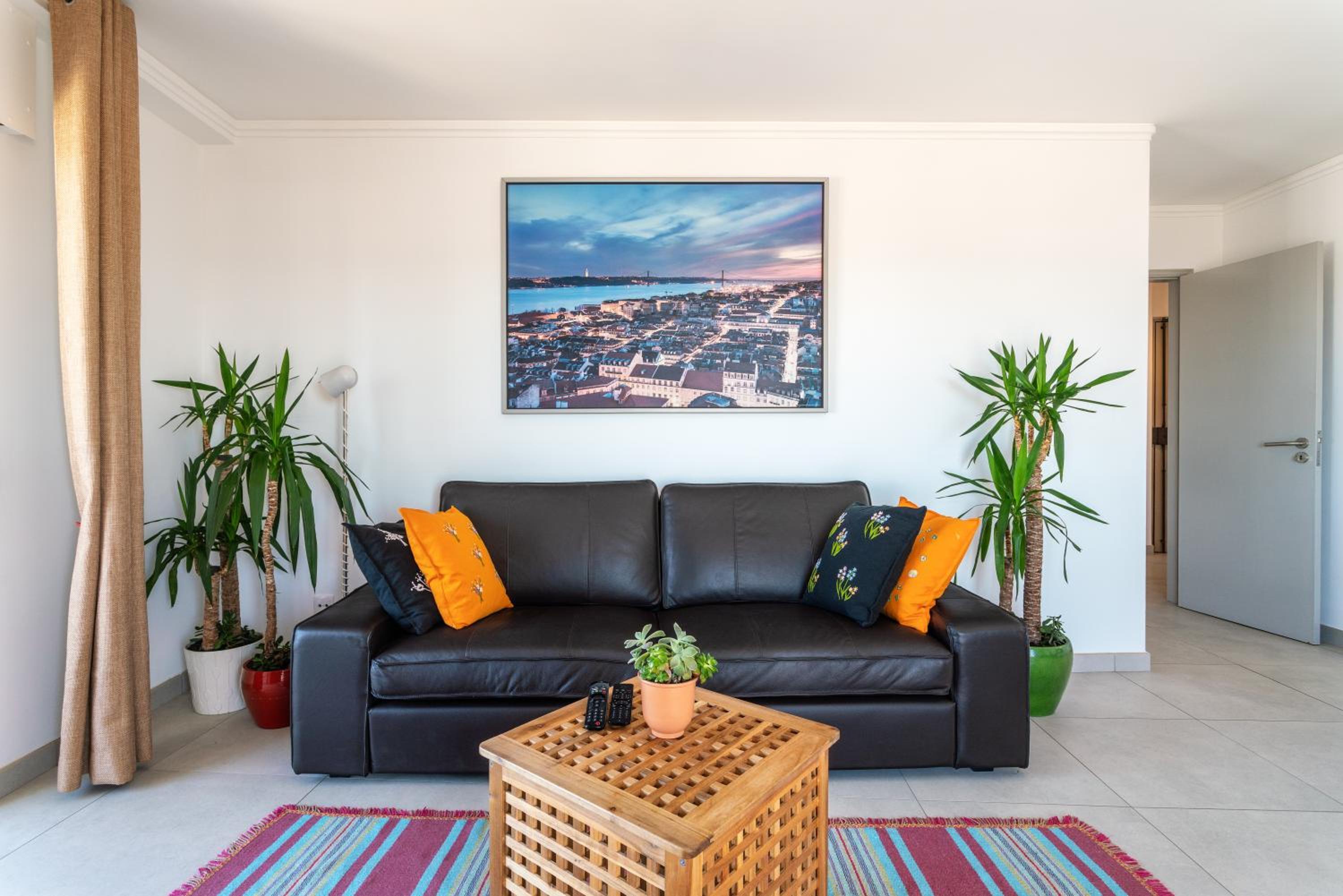 Three-Bedroom Apartment - Photo 23