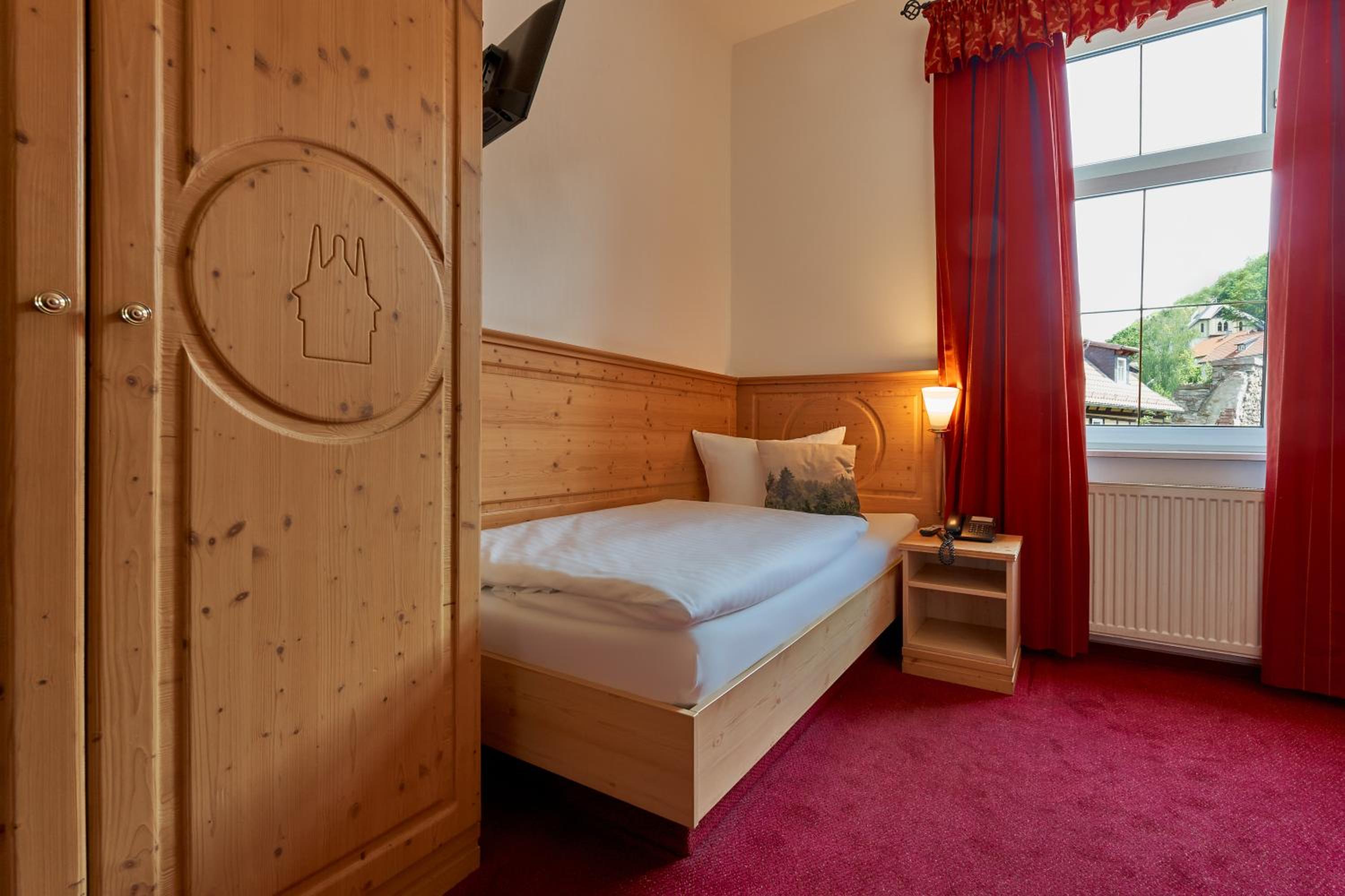 Comfort Single Room with Castle View