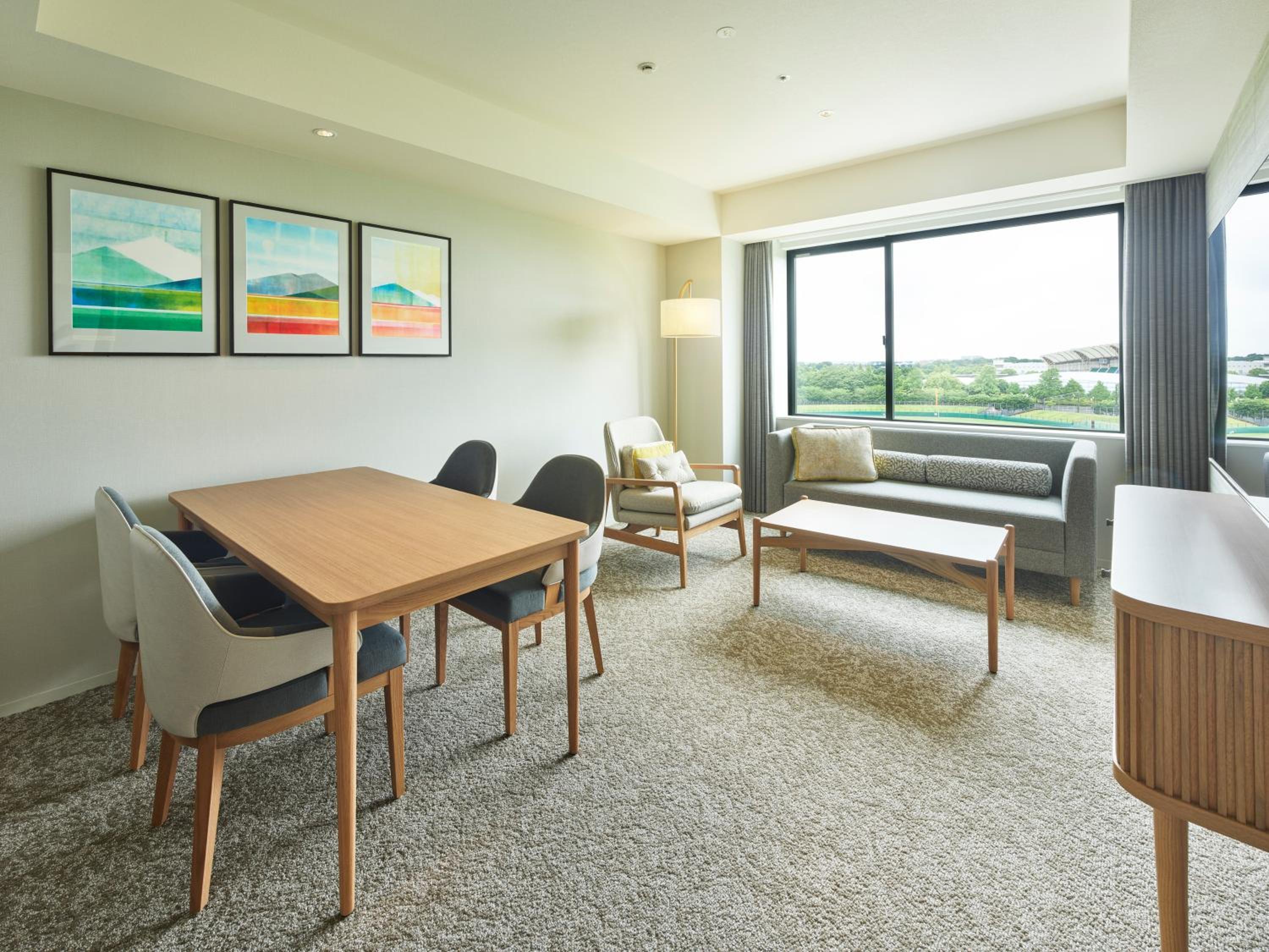 Suite - Photo 10