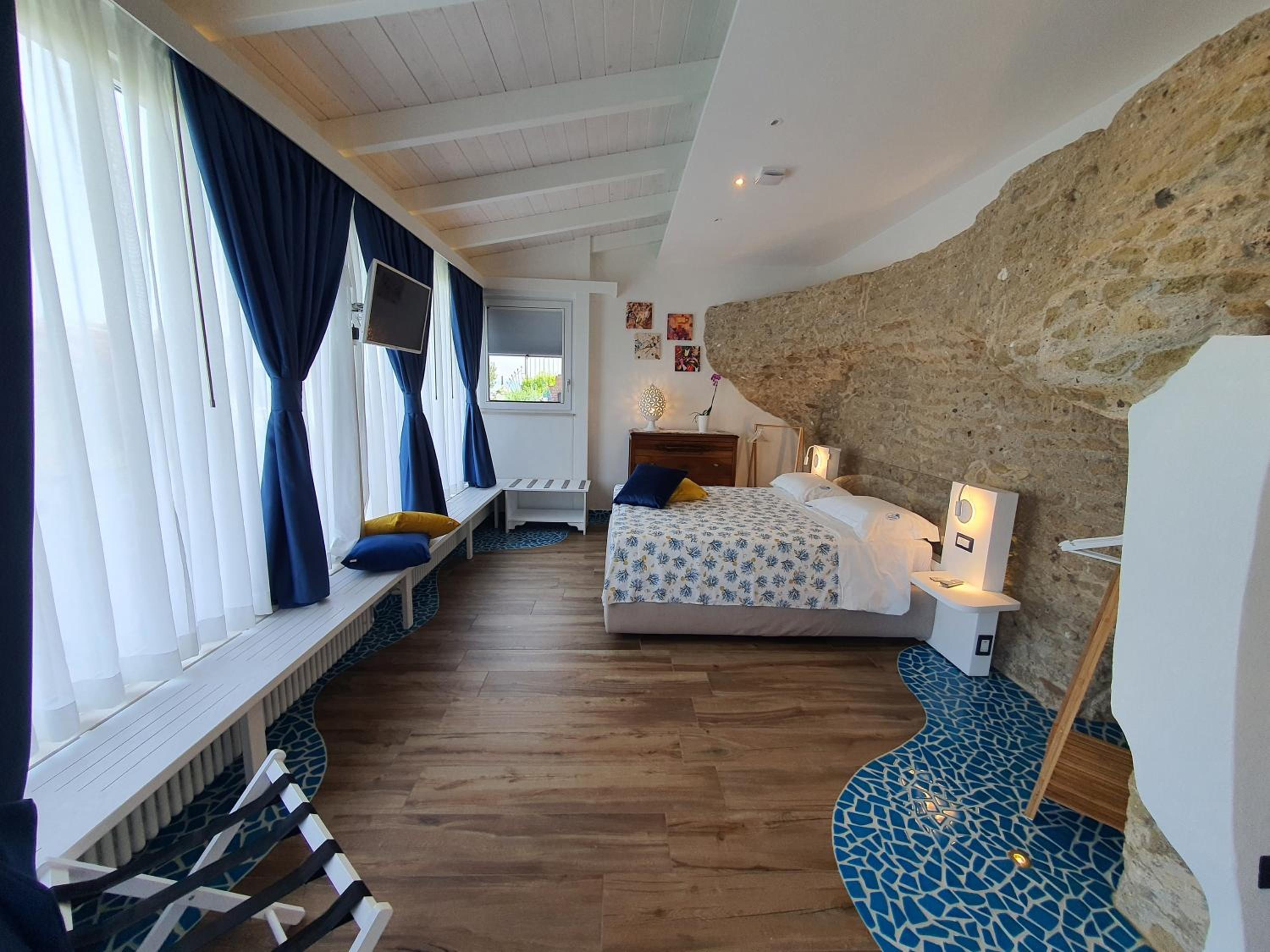 Executive Suite photo 2