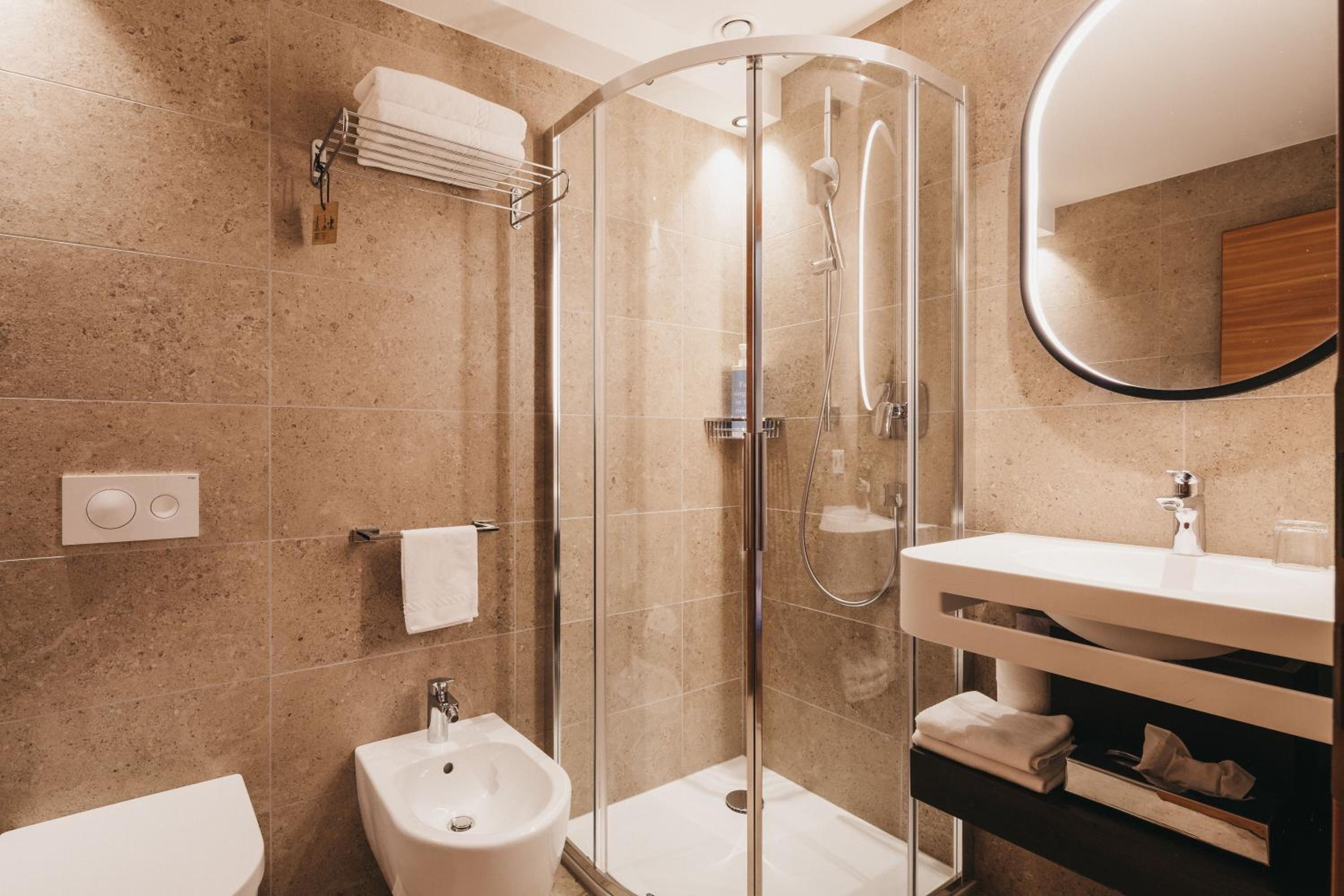 Standard Double Room - Photo 4