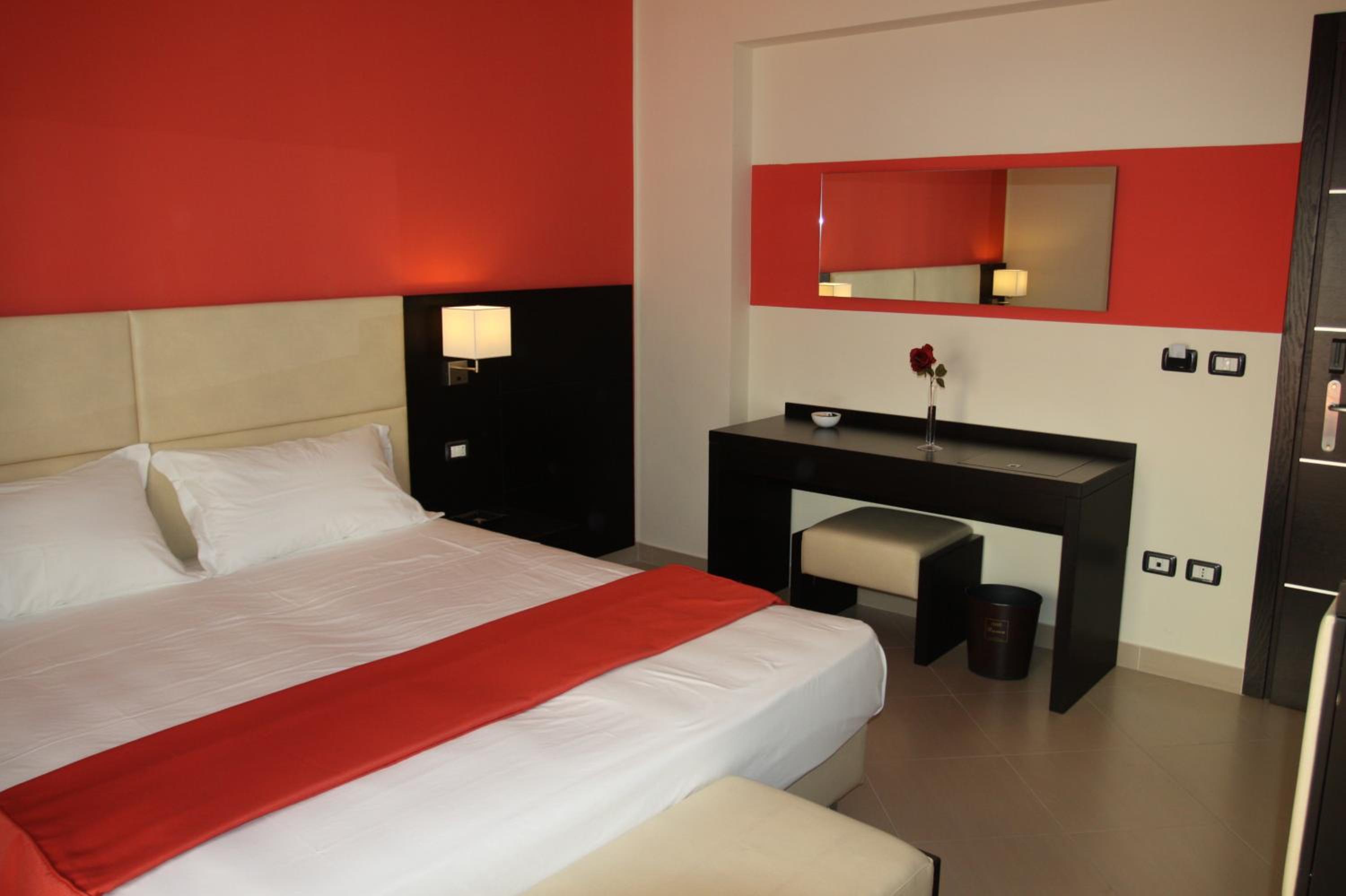 Double Room - Photo 3