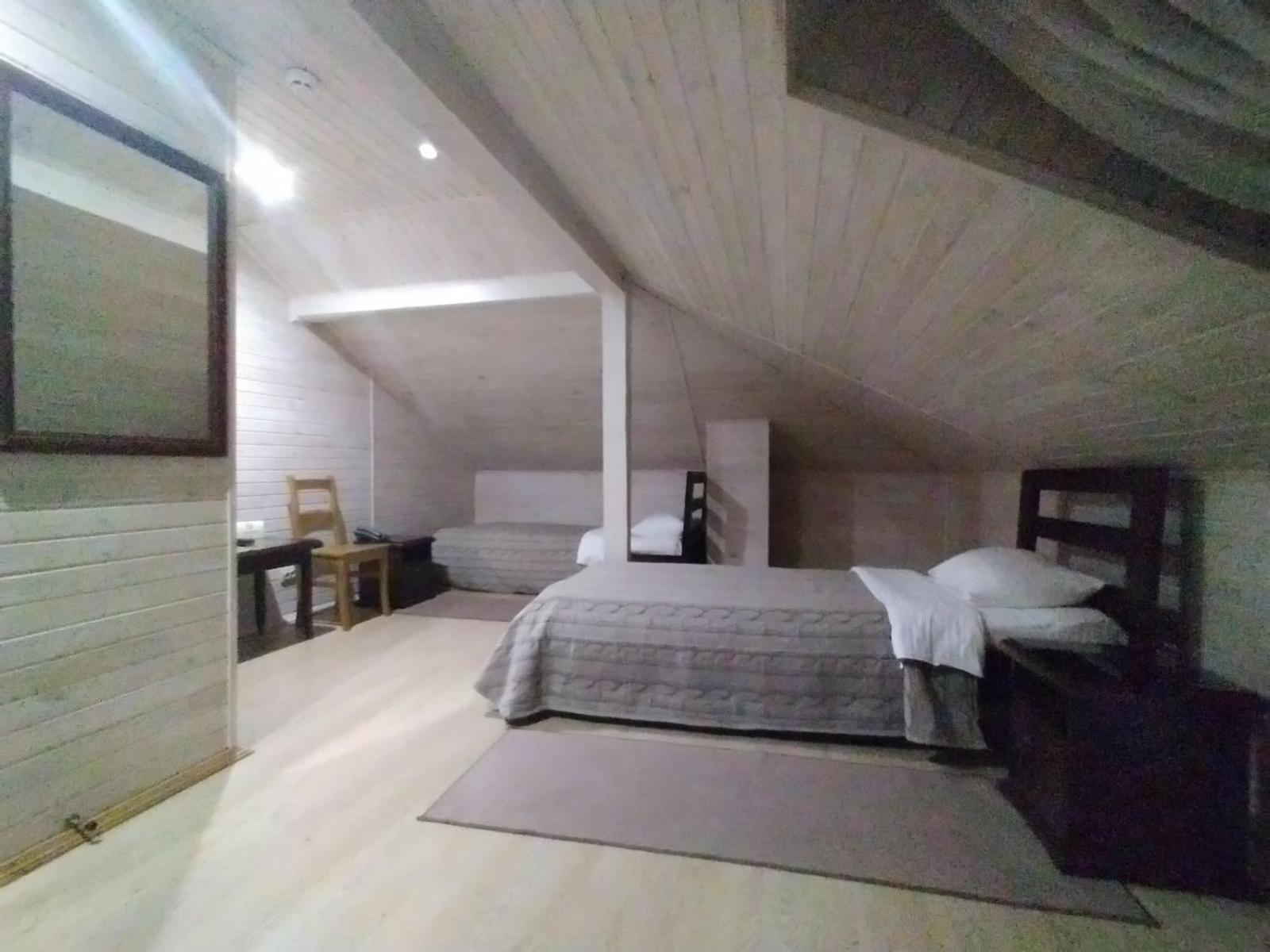 Budget Attic Twin Room photo 3