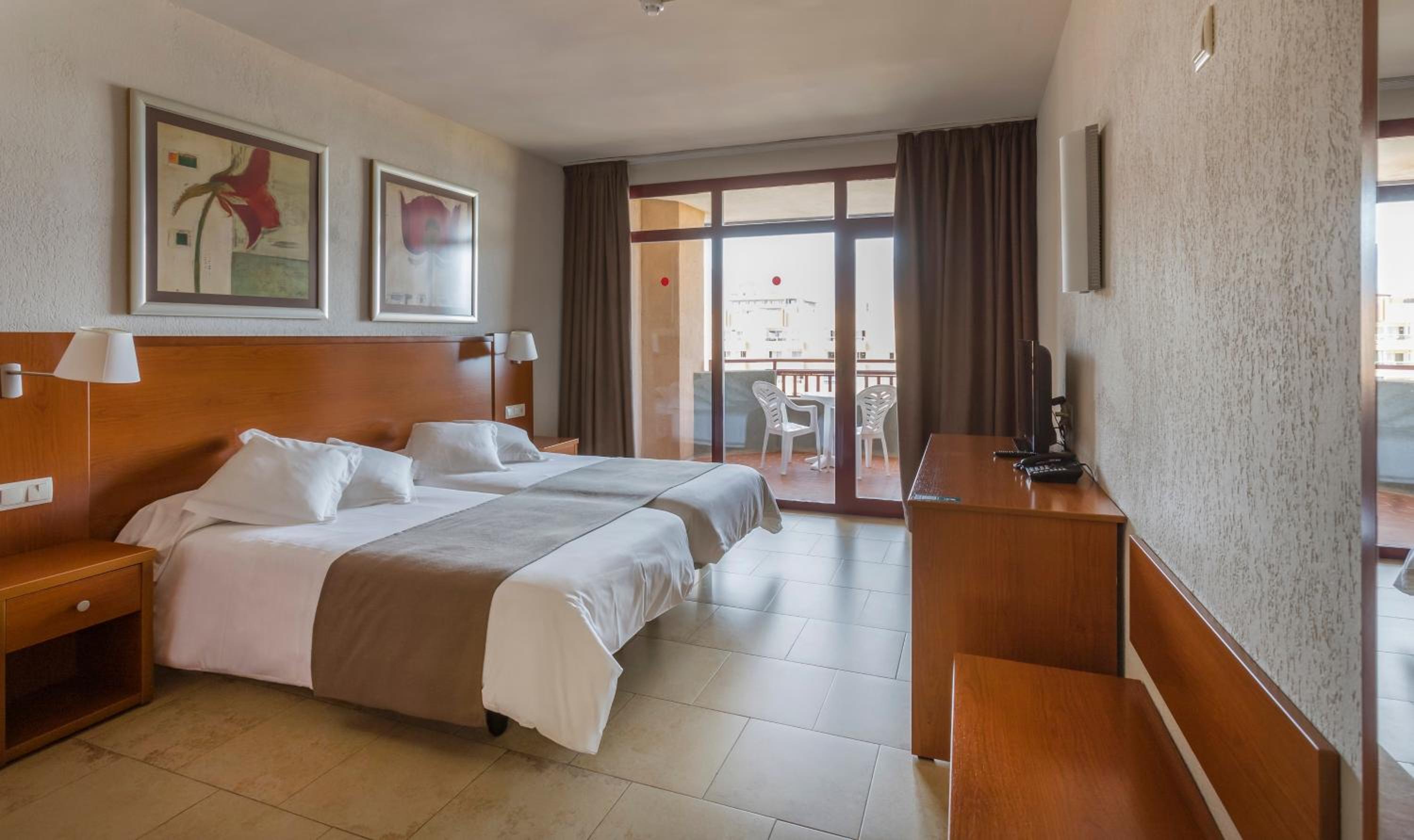 Habitación Doble (3 Adultos)