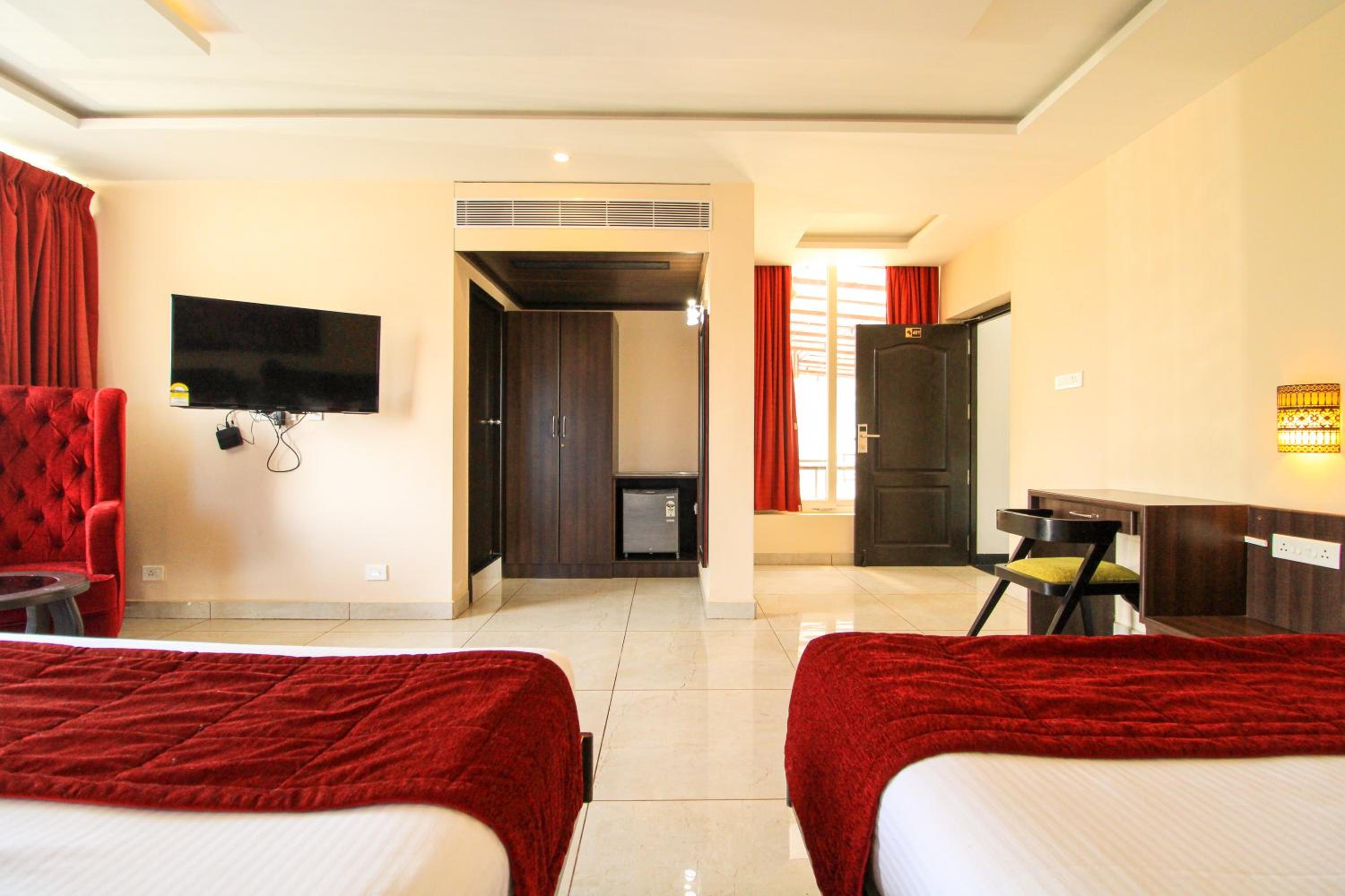 Deluxe Suite - Photo 9