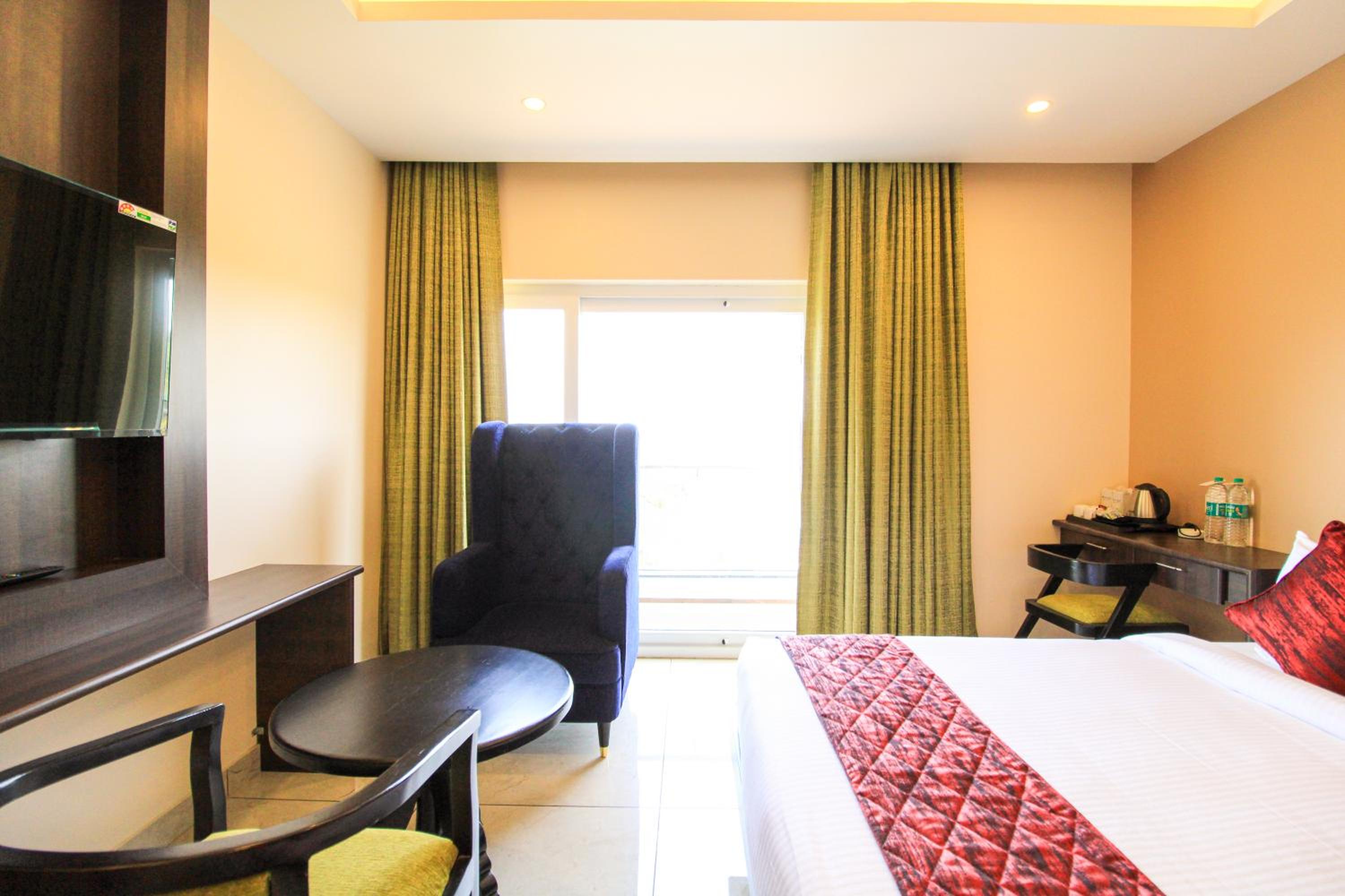 Deluxe Suite - Photo 15