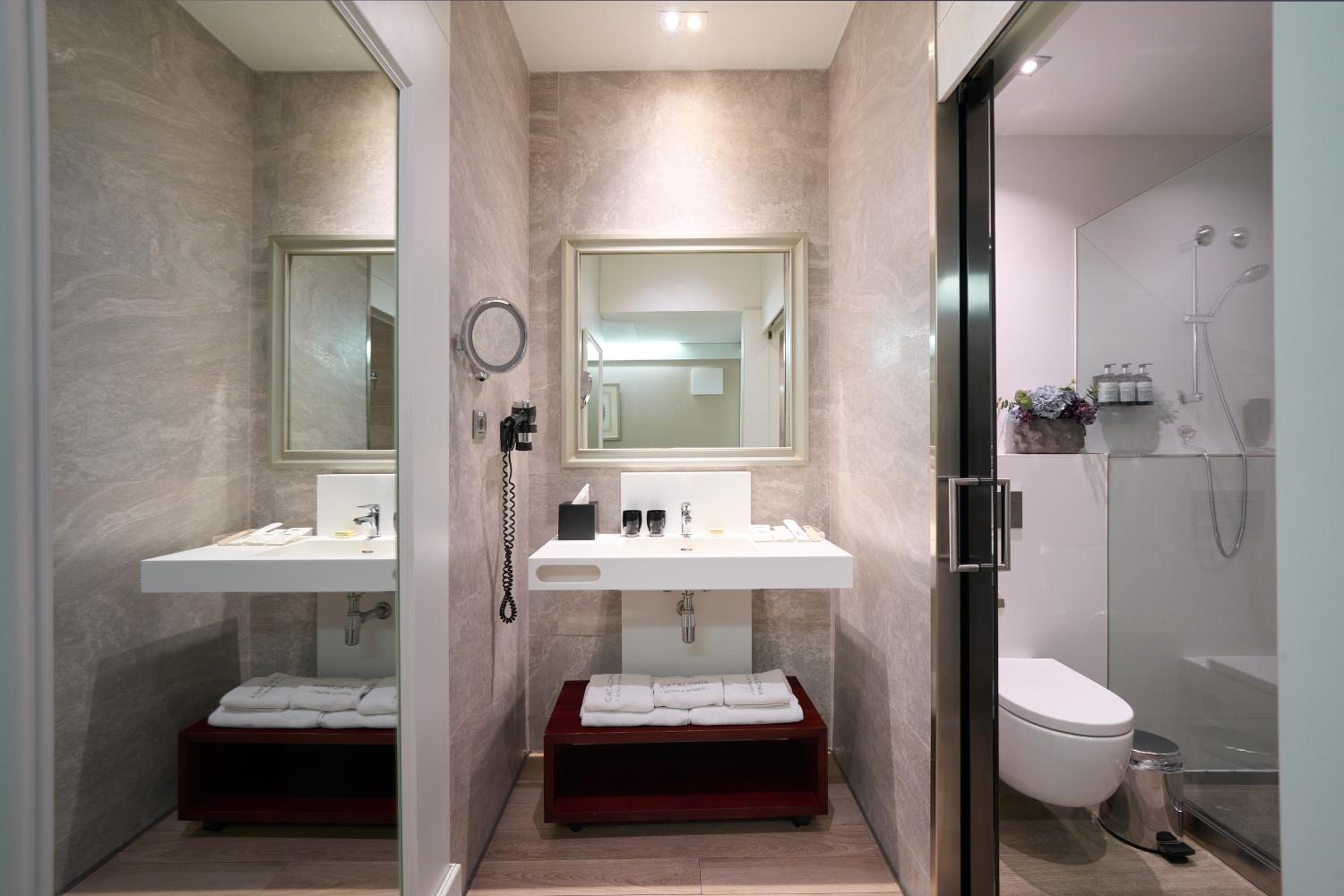 Double or Twin Room photo 3