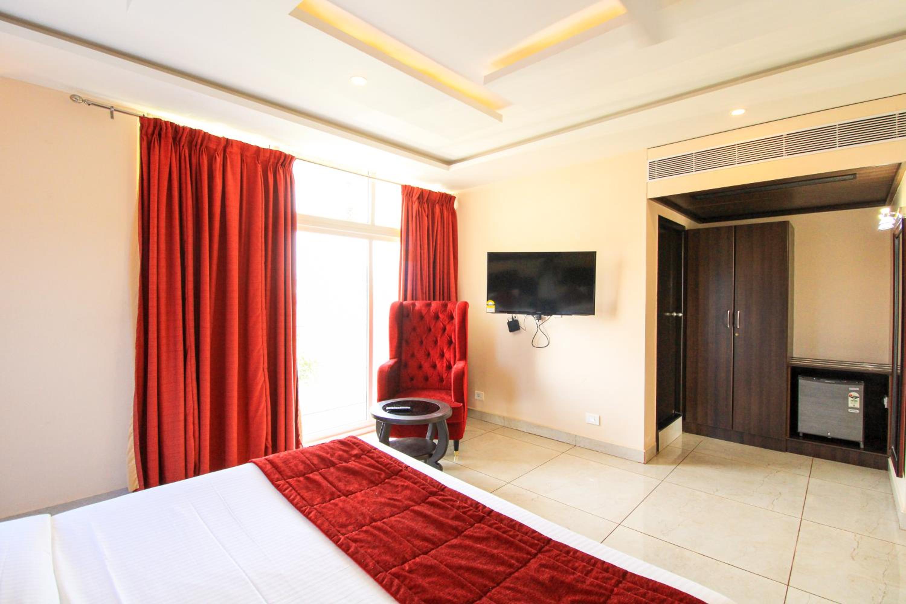 Deluxe Suite - Photo 26