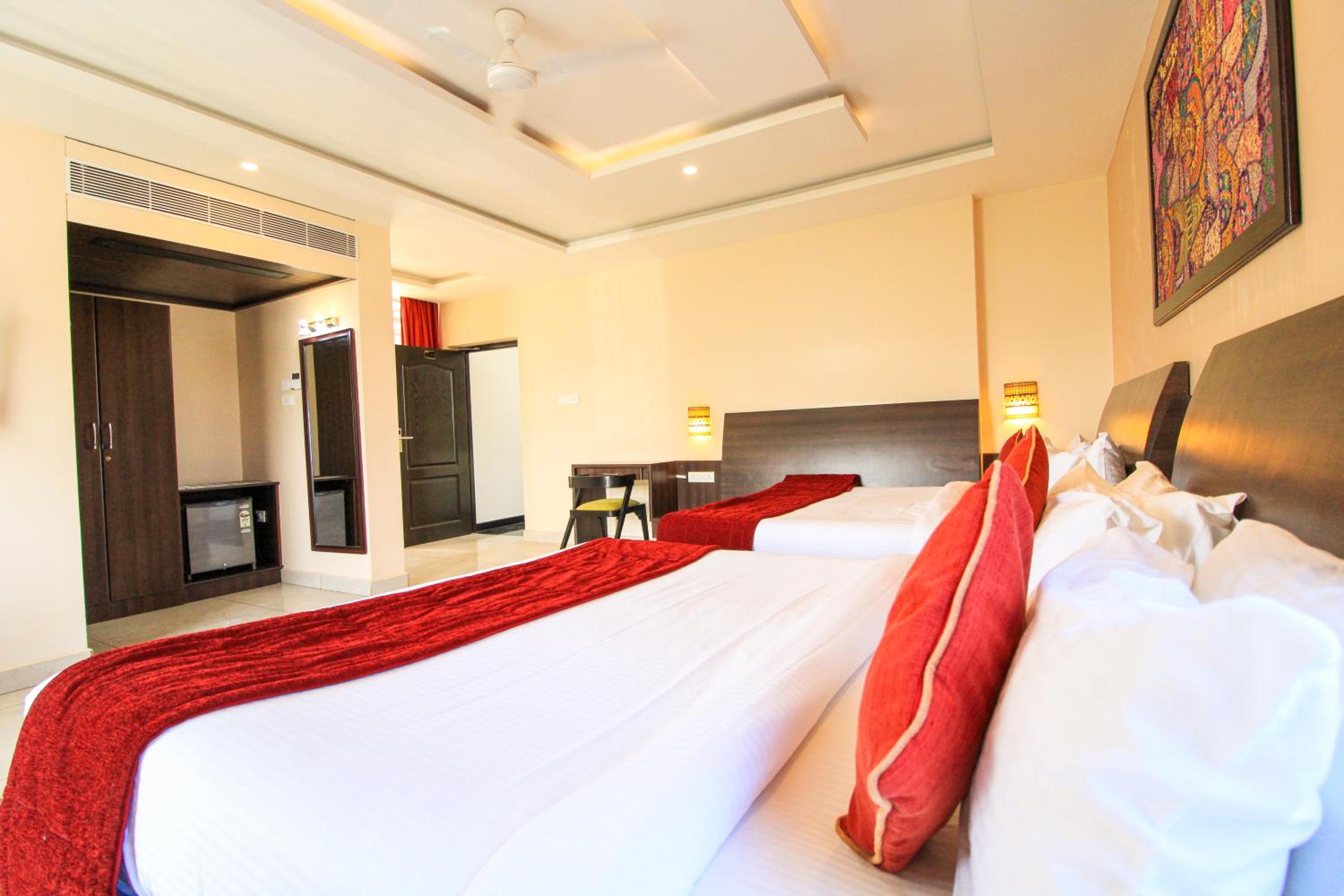 Deluxe Suite - Photo 6
