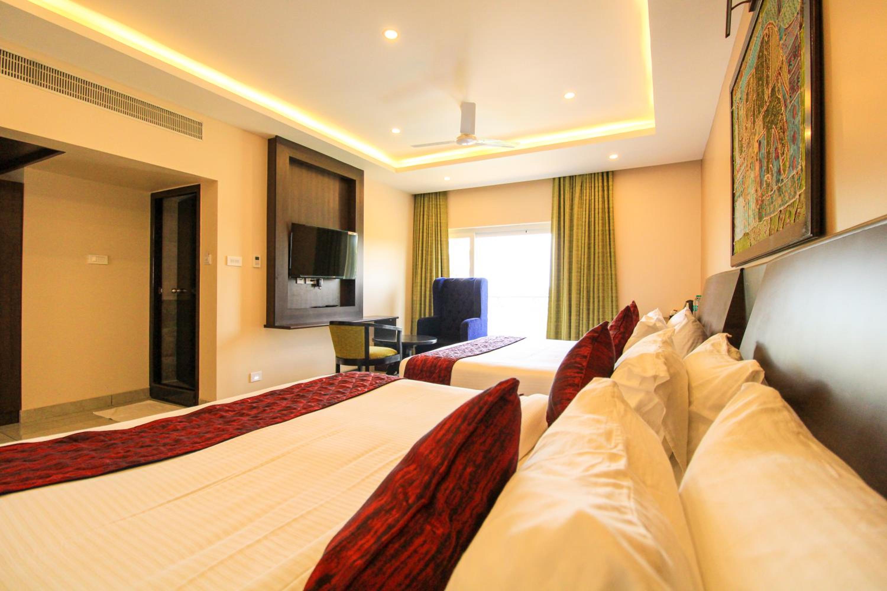 Deluxe Suite - Photo 2