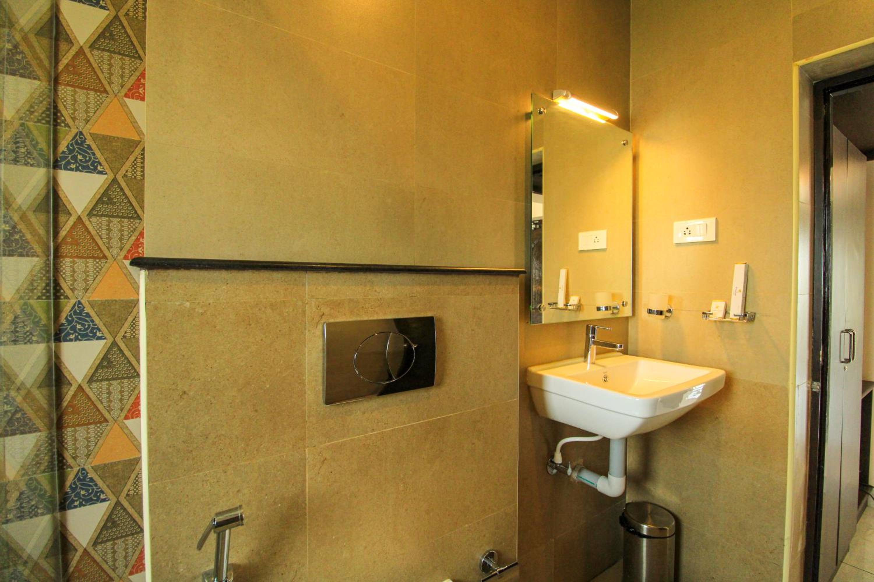 Deluxe Suite - Photo 32