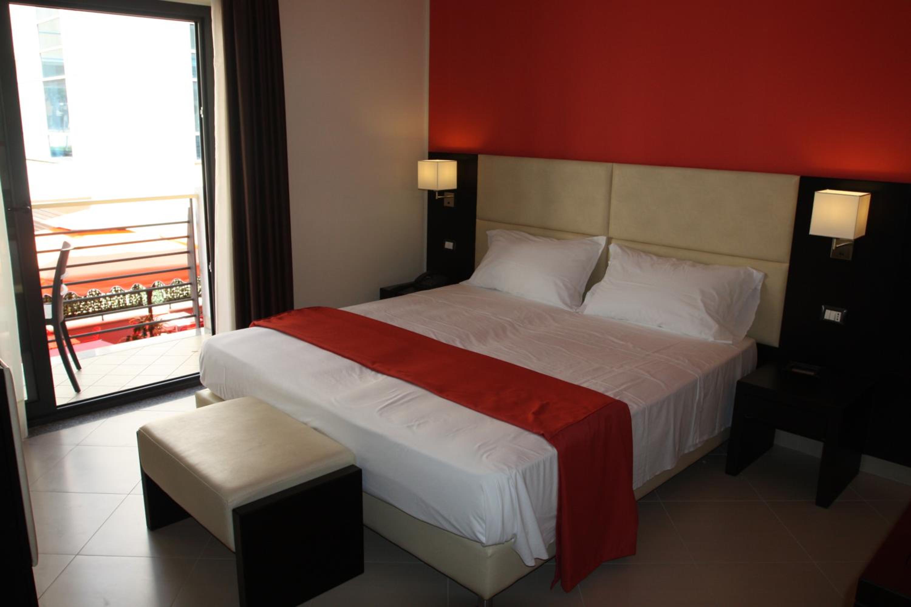 Double Room - Photo 5