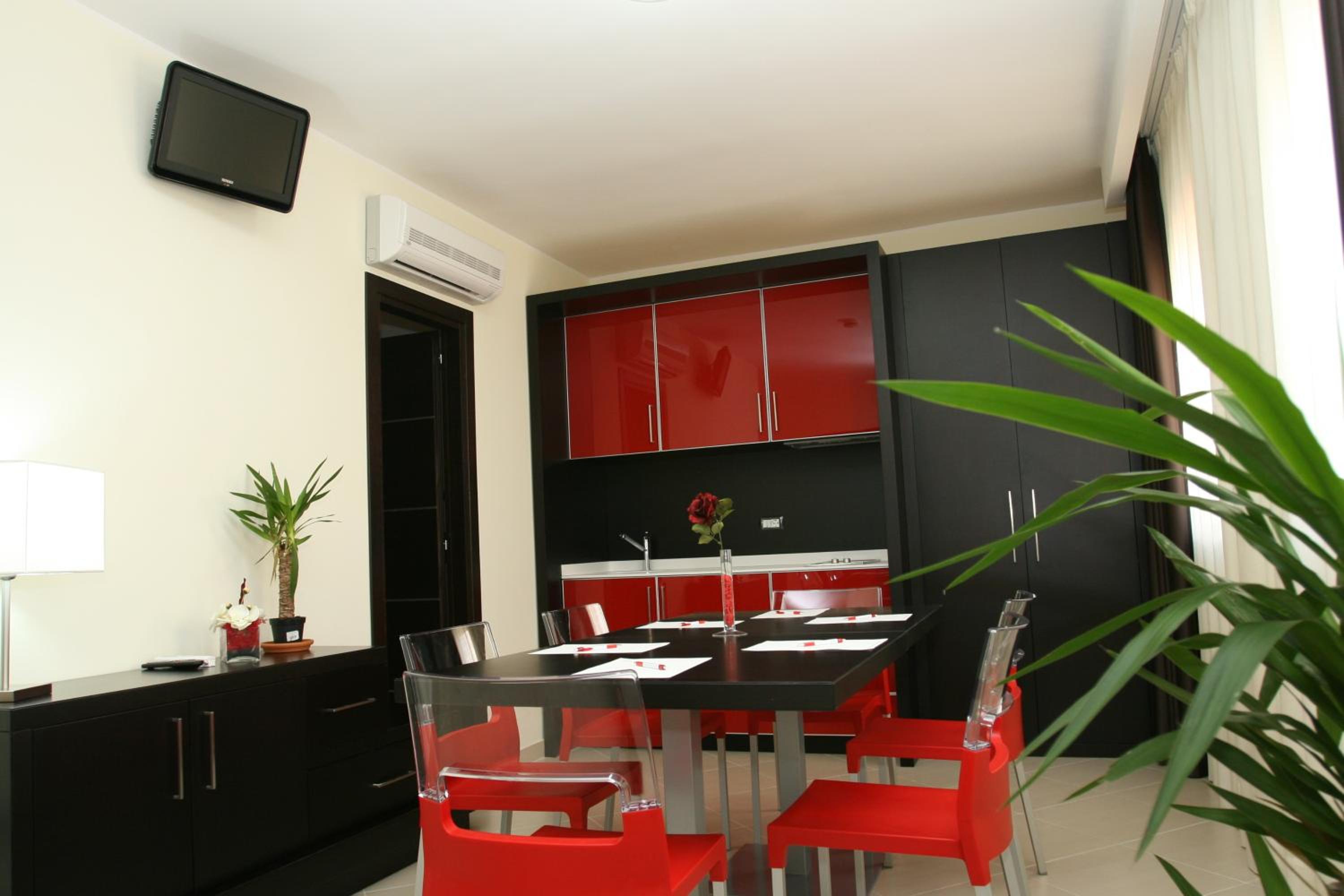 Suite - Photo 7