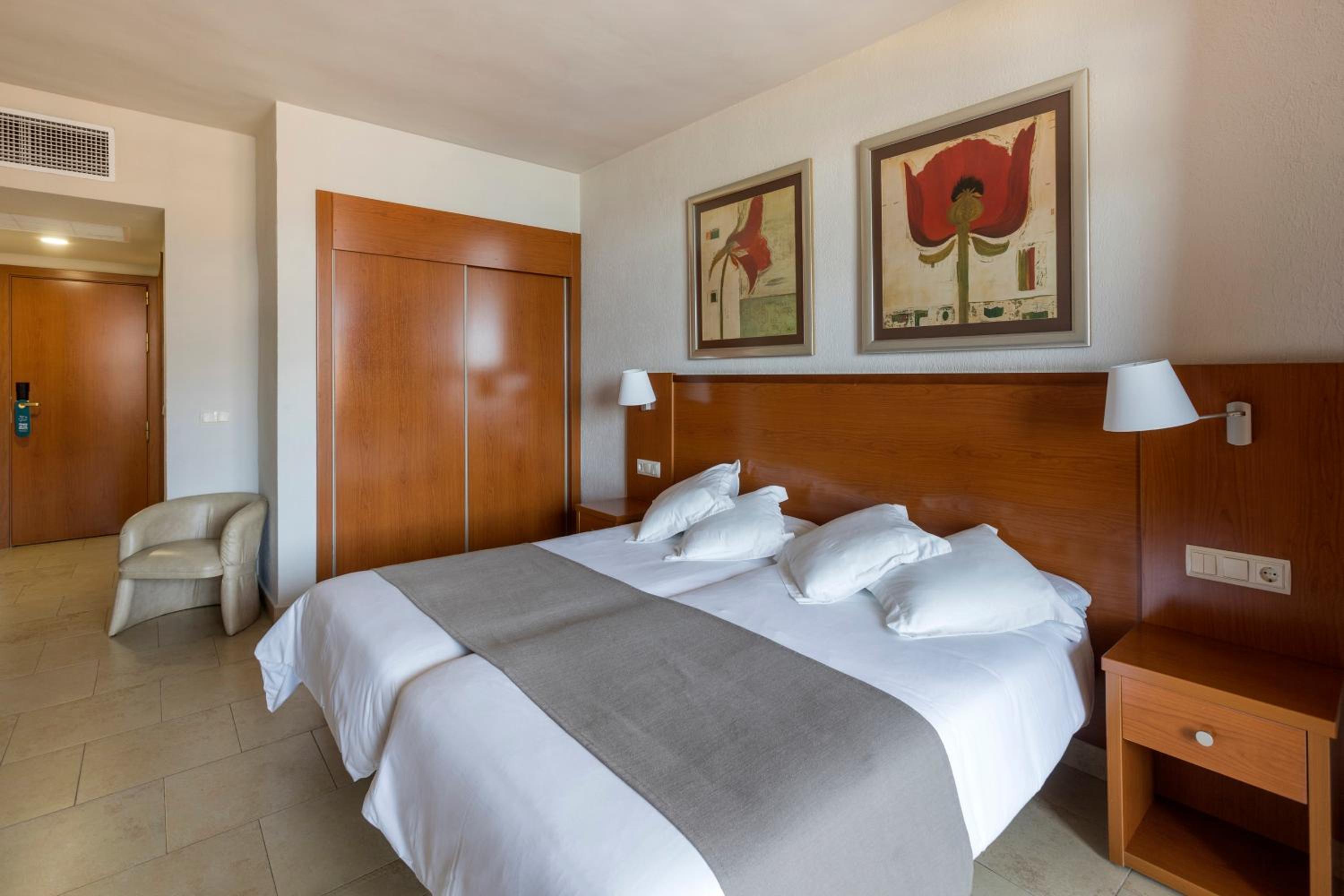 Habitación Doble (2 Adultos + 1 Niño)
