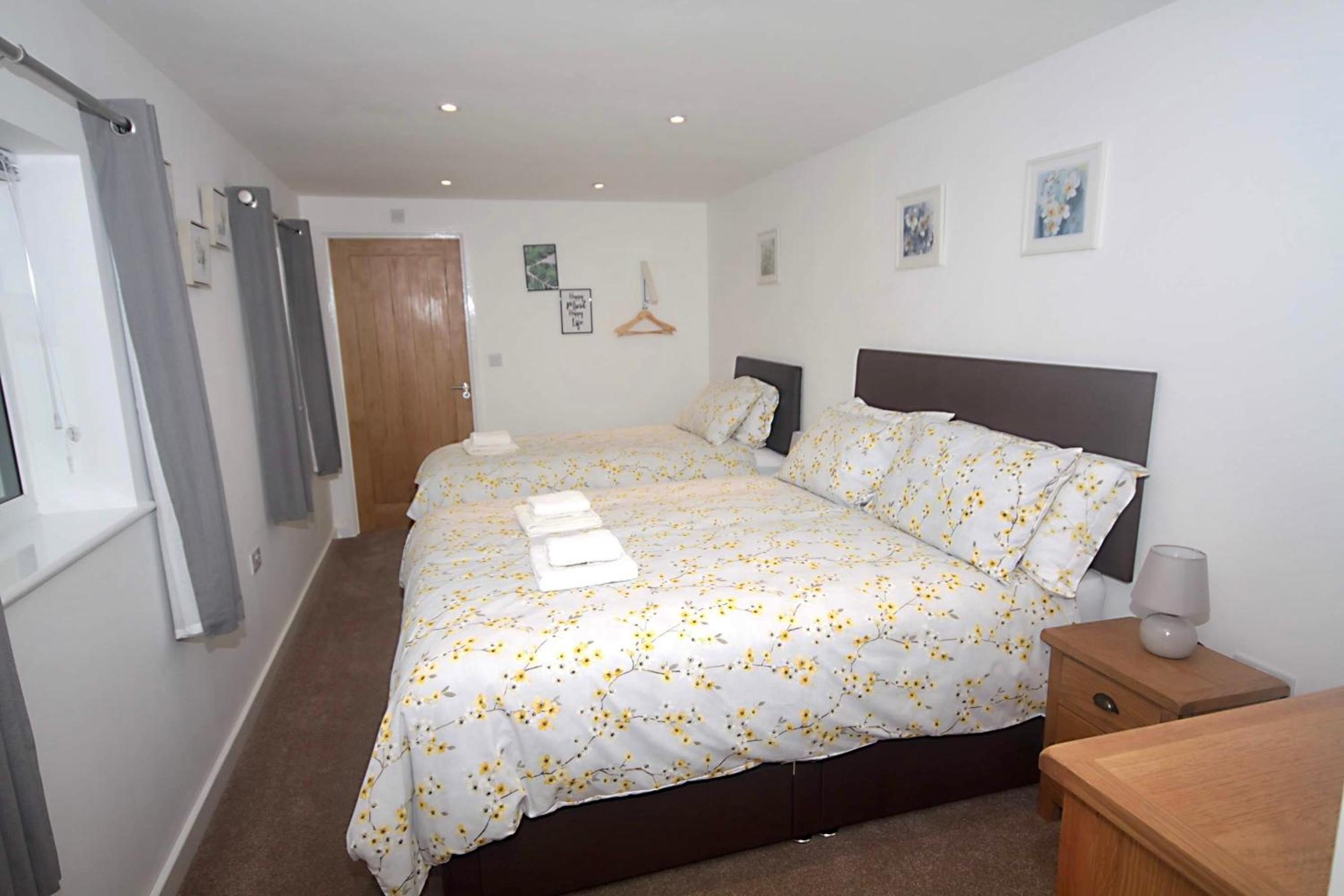 One-Bedroom Apartment - Photo 1