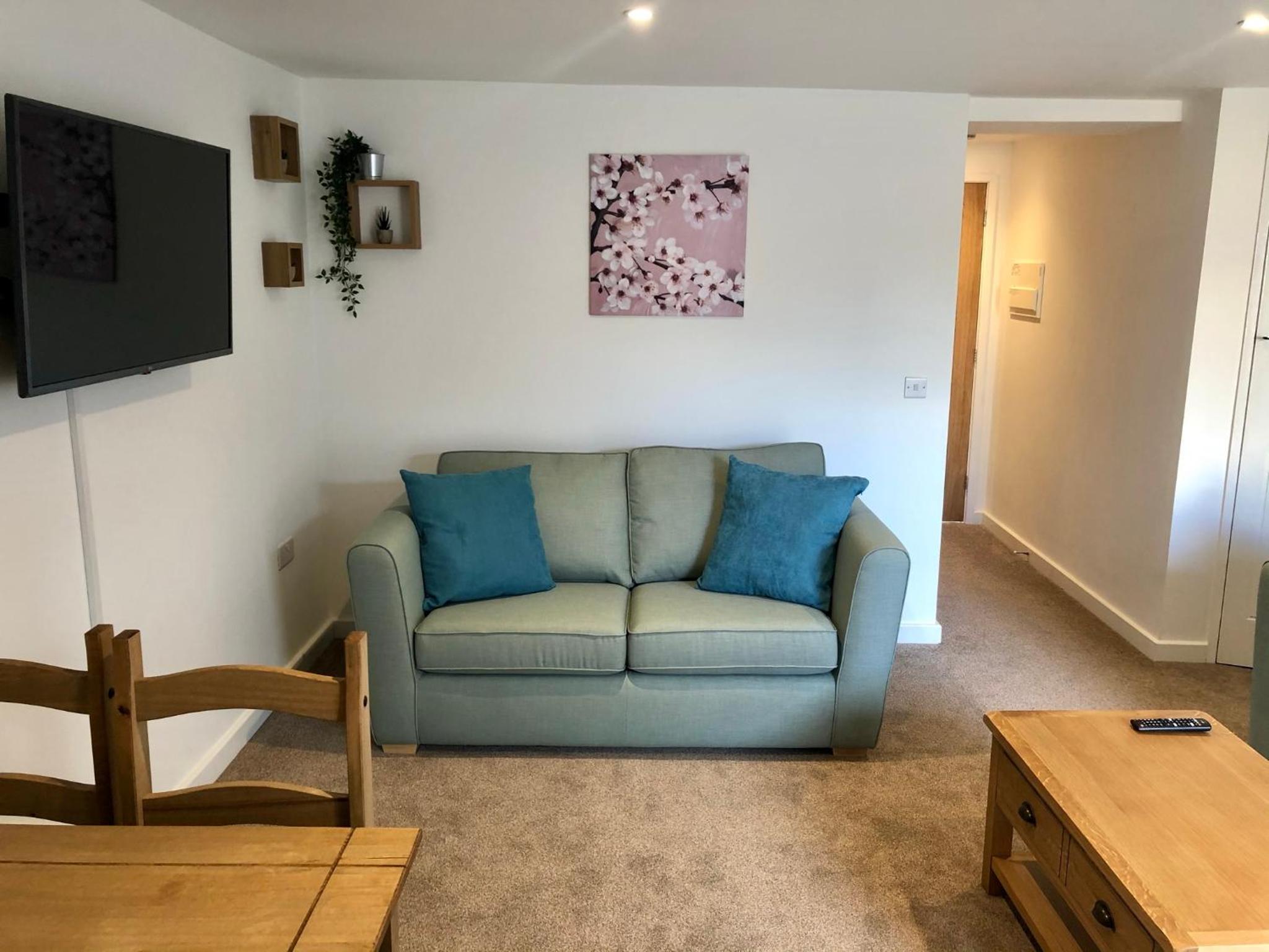 One-Bedroom Apartment - Photo 6
