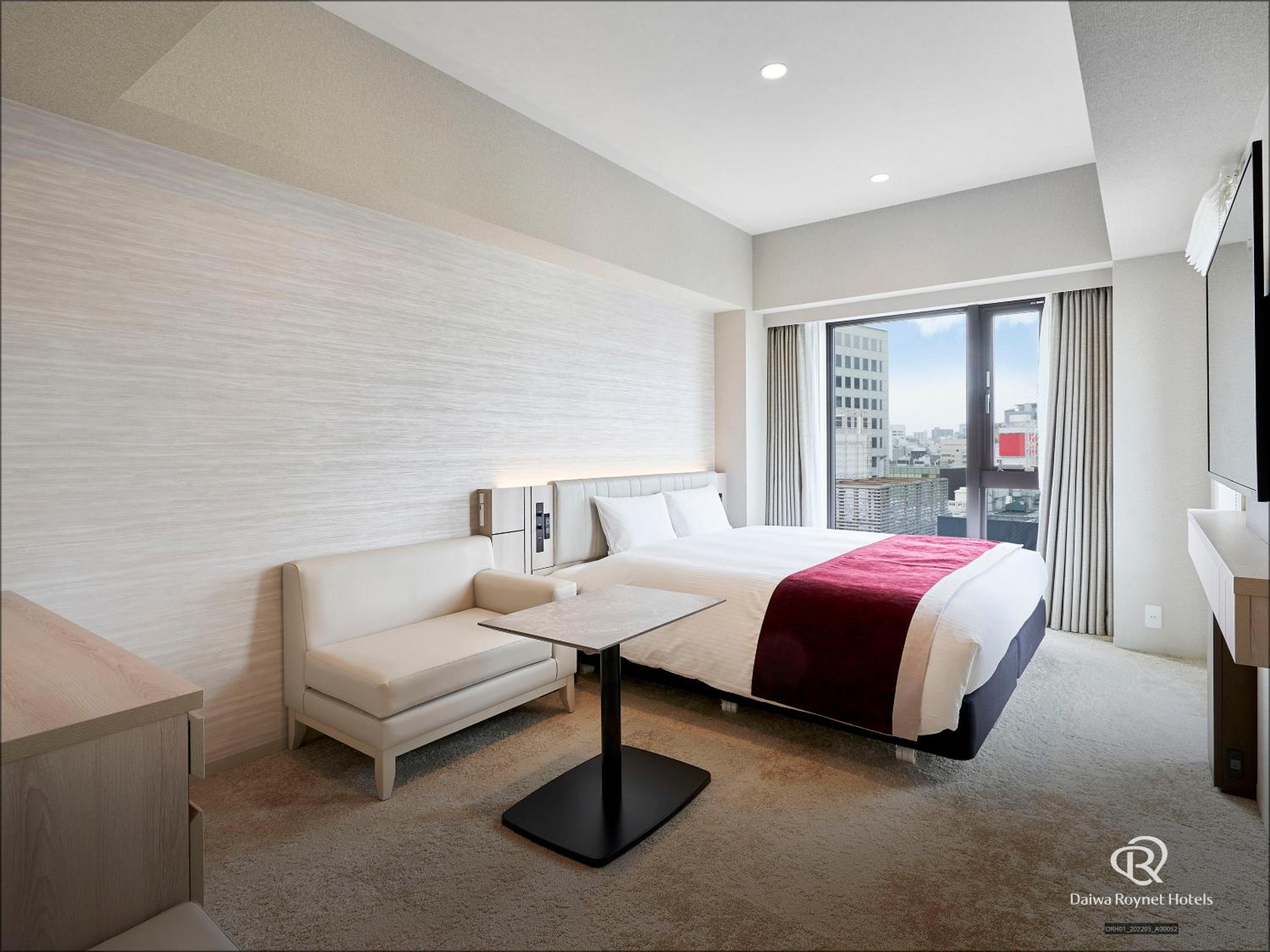 Deluxe King Room - Non-Smoking - Photo 1