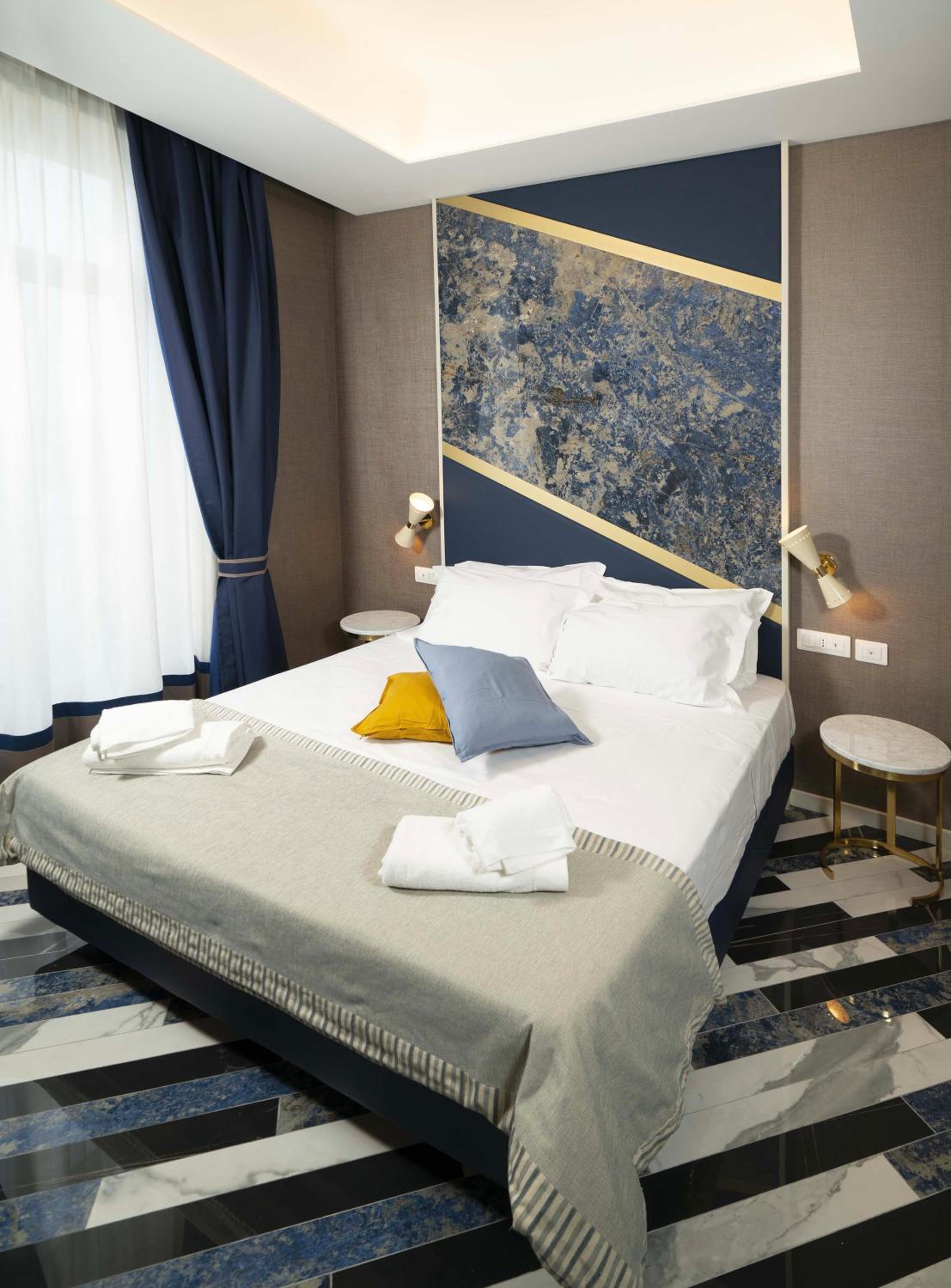 Superior Double Room with Sea View - Photo 10