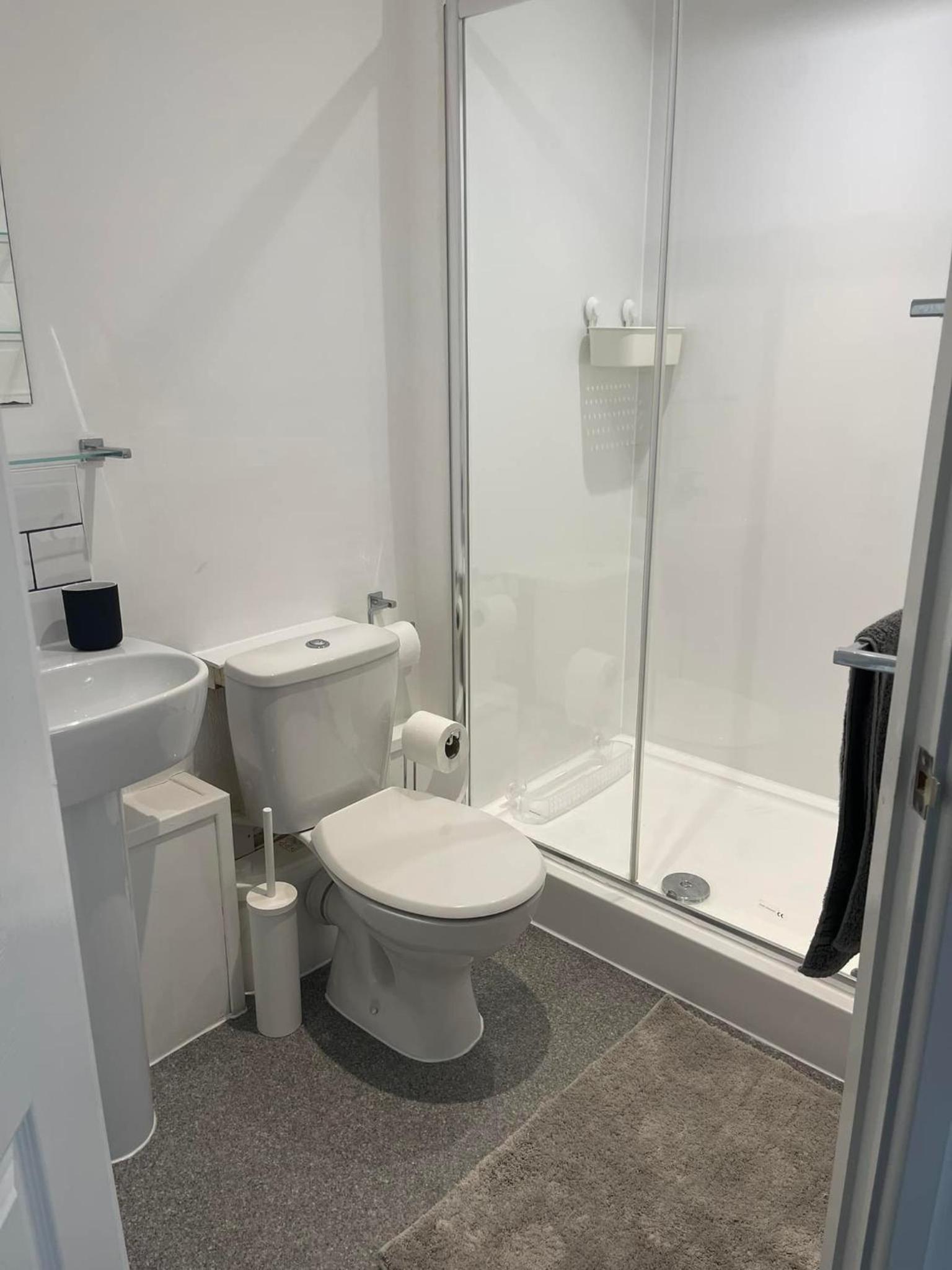 Double Room With Private Bathroom photo 3