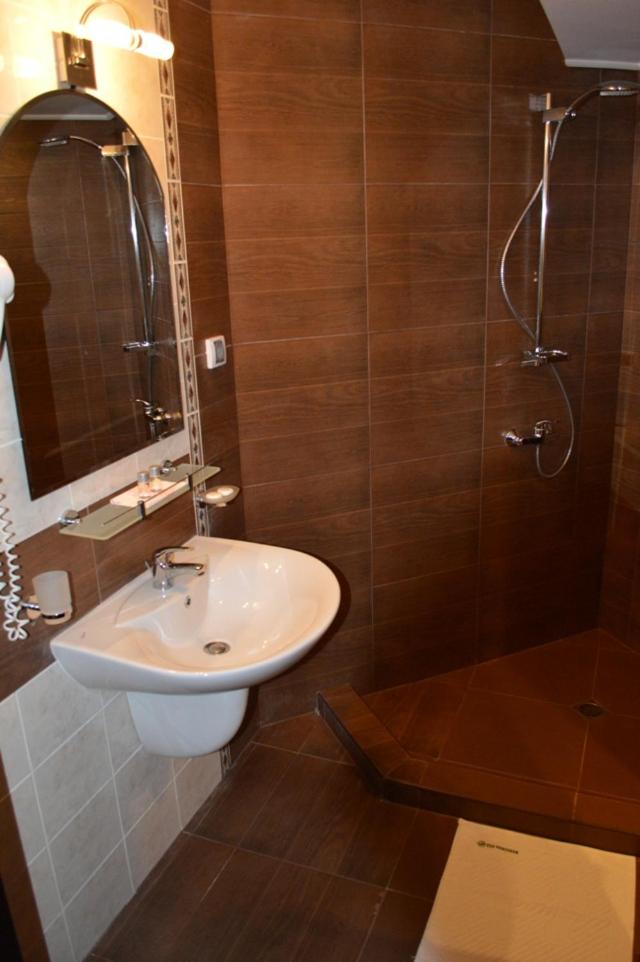 Deluxe Double Room with Extra Bed photo 3