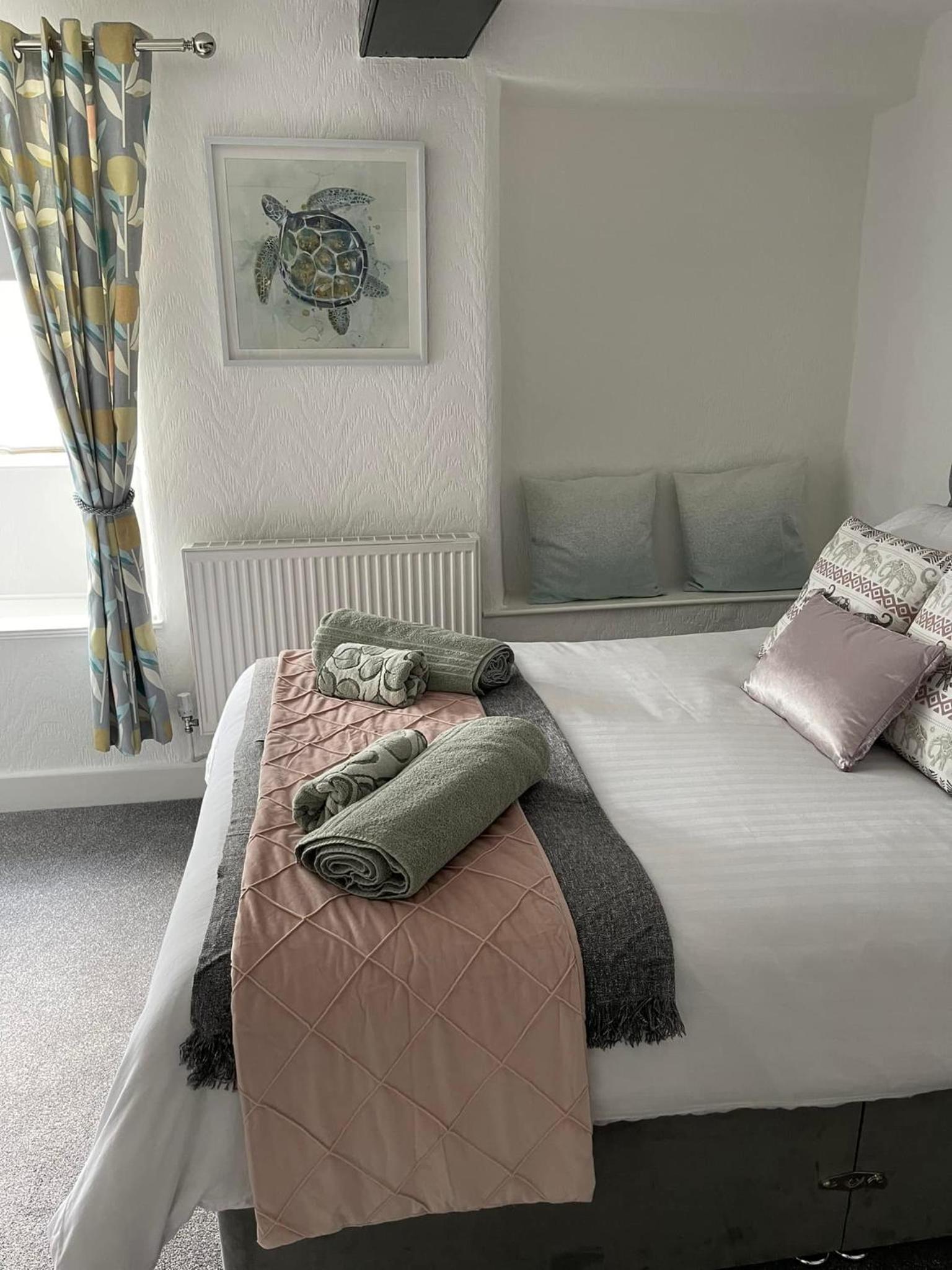 Double Room With Private Bathroom photo 2