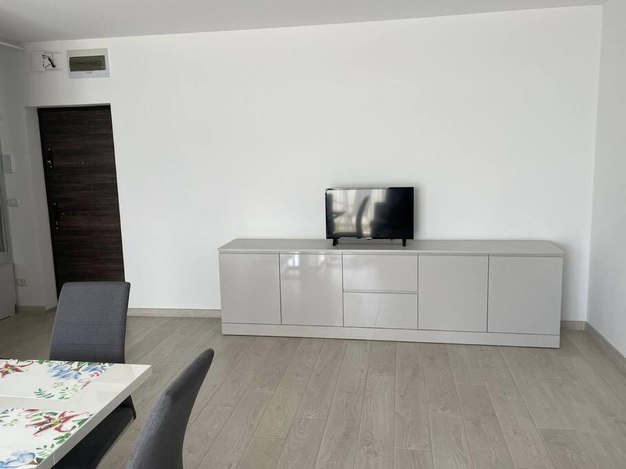 One-Bedroom Apartment - Photo 5