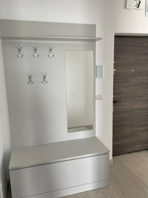 One-Bedroom Apartment - Photo 11
