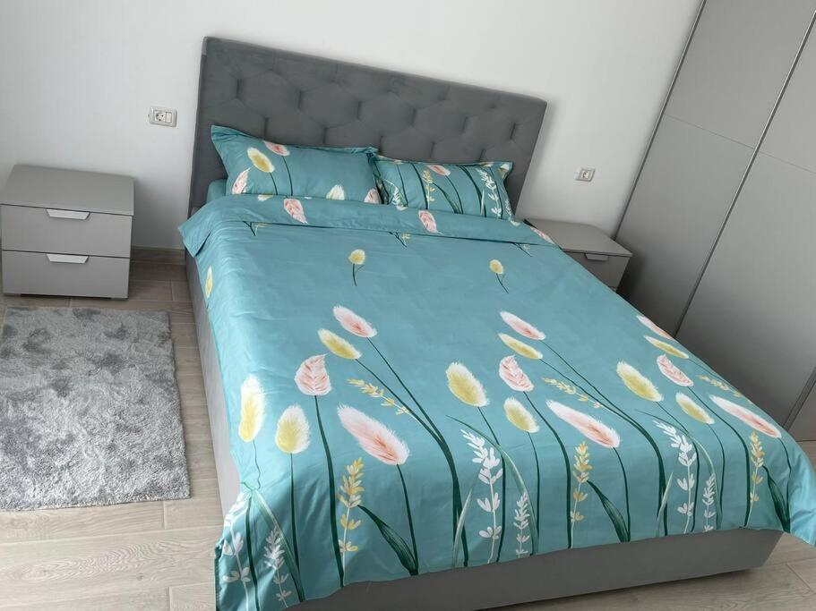 One-Bedroom Apartment - Photo 12