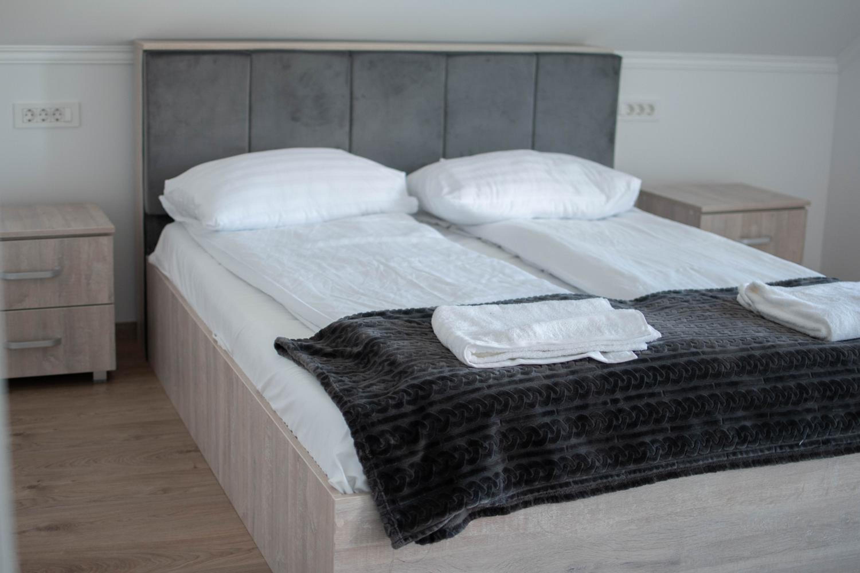 Apartment with Balcony - Photo 30