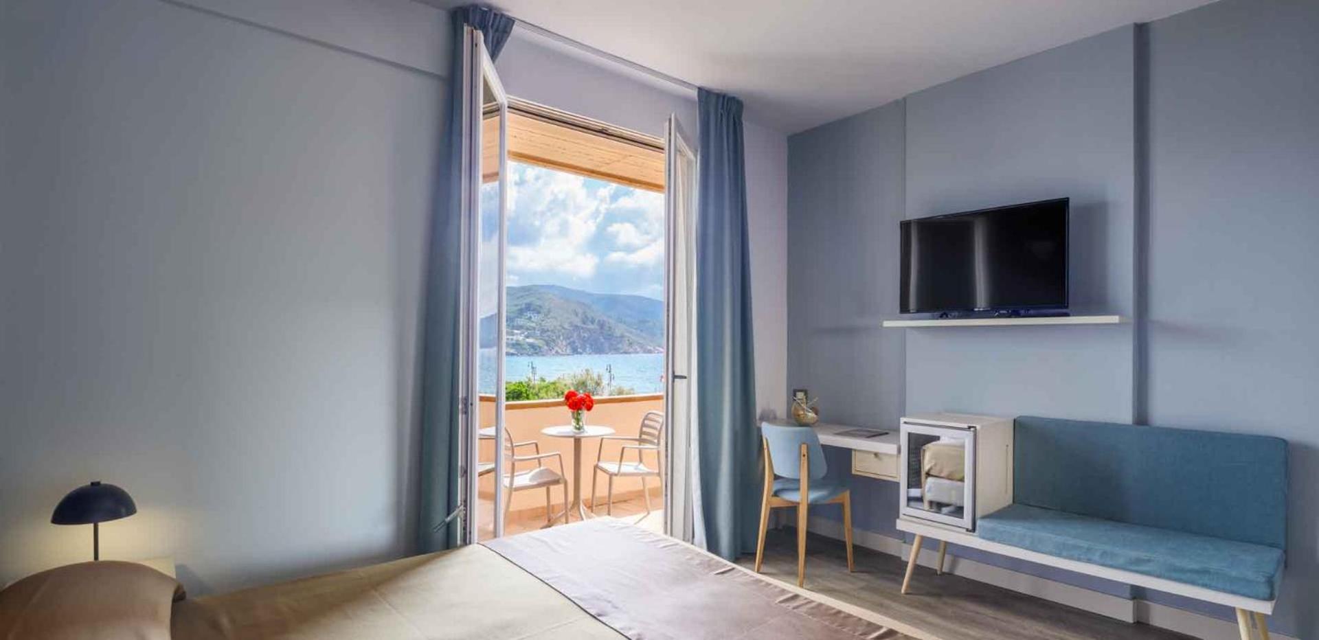 Superior Double Room with Side Sea View photo 1
