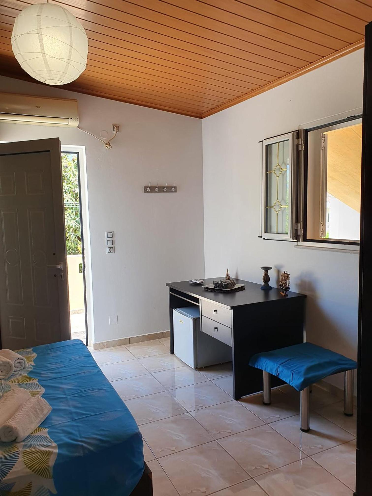 Double Room with Private Bathroom - Photo 5