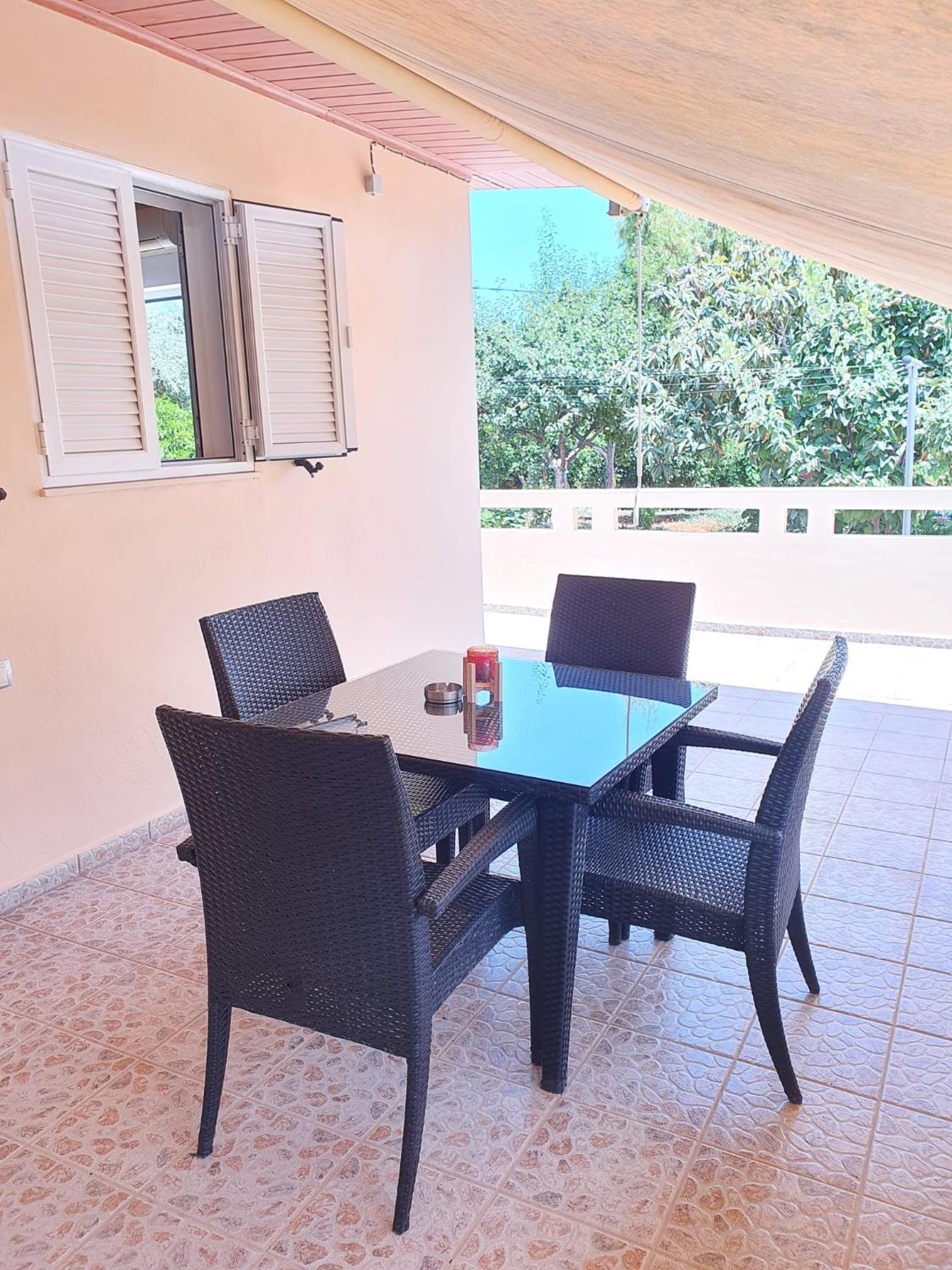 Double Room with Private Bathroom - Photo 2