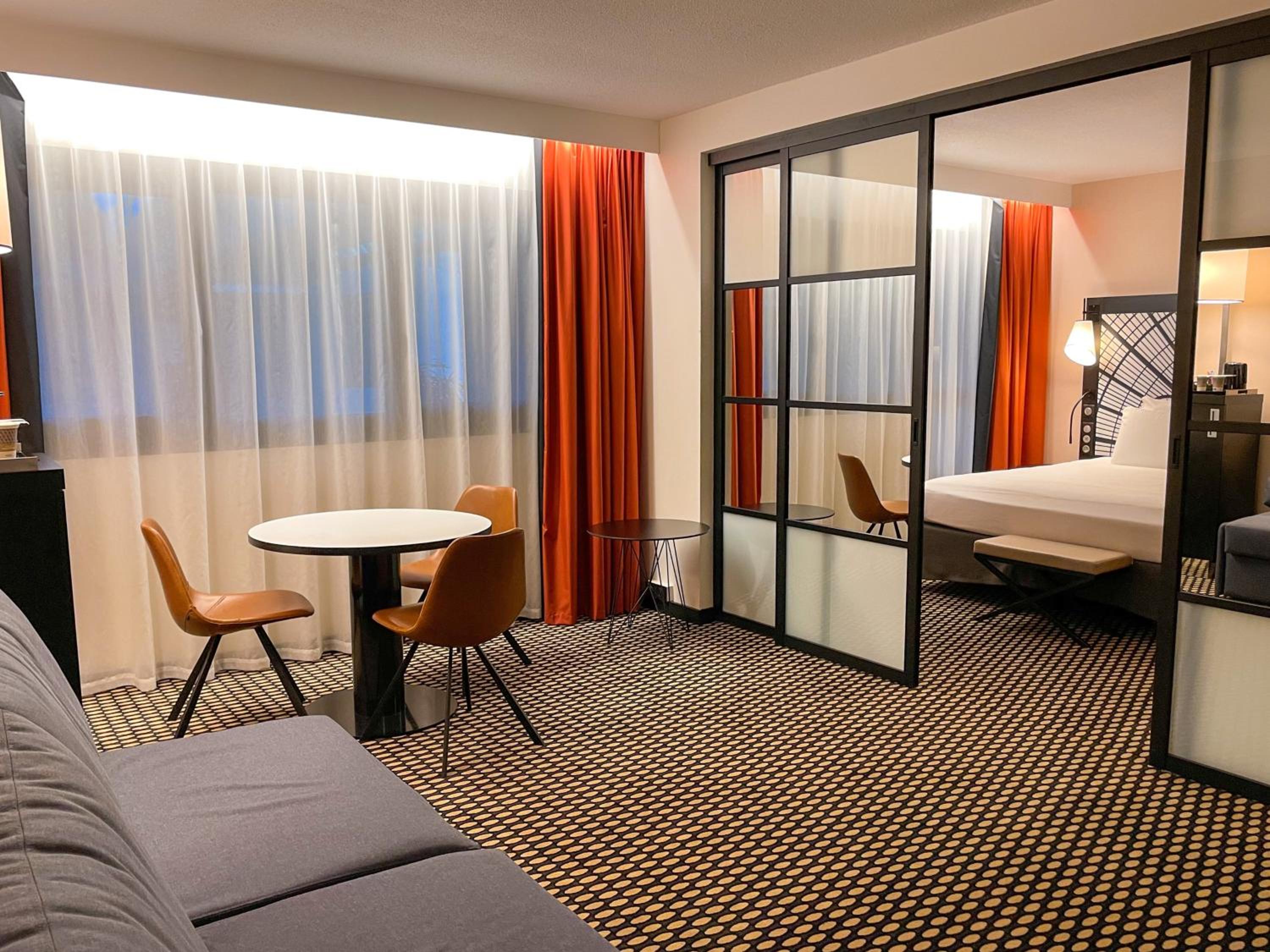 Family Suite with 1 King-Size bed and 1 Sofa bed - High floor, photo 6