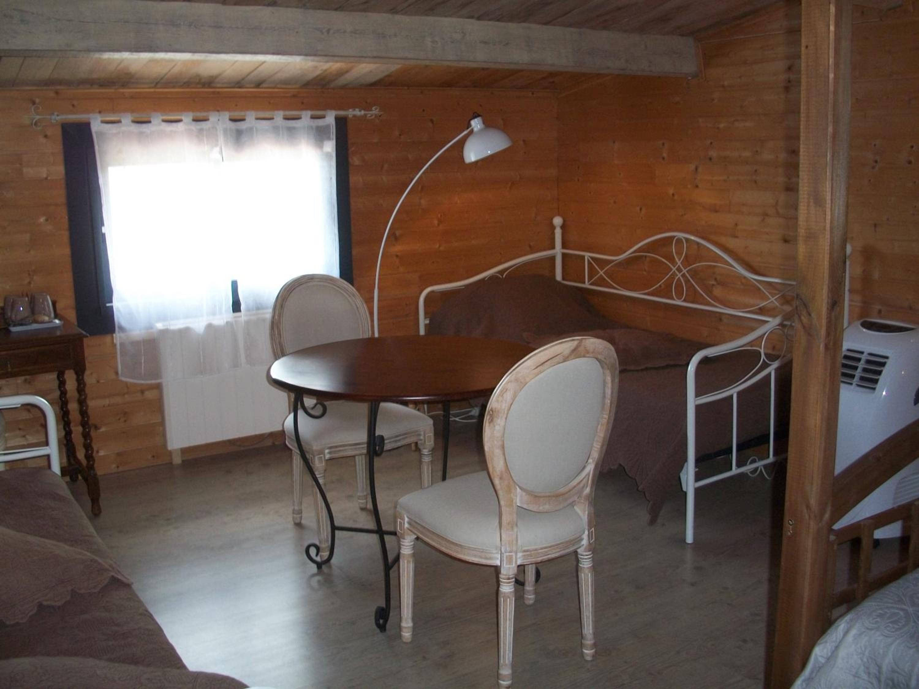 Triple Room with Pool View - Photo 1
