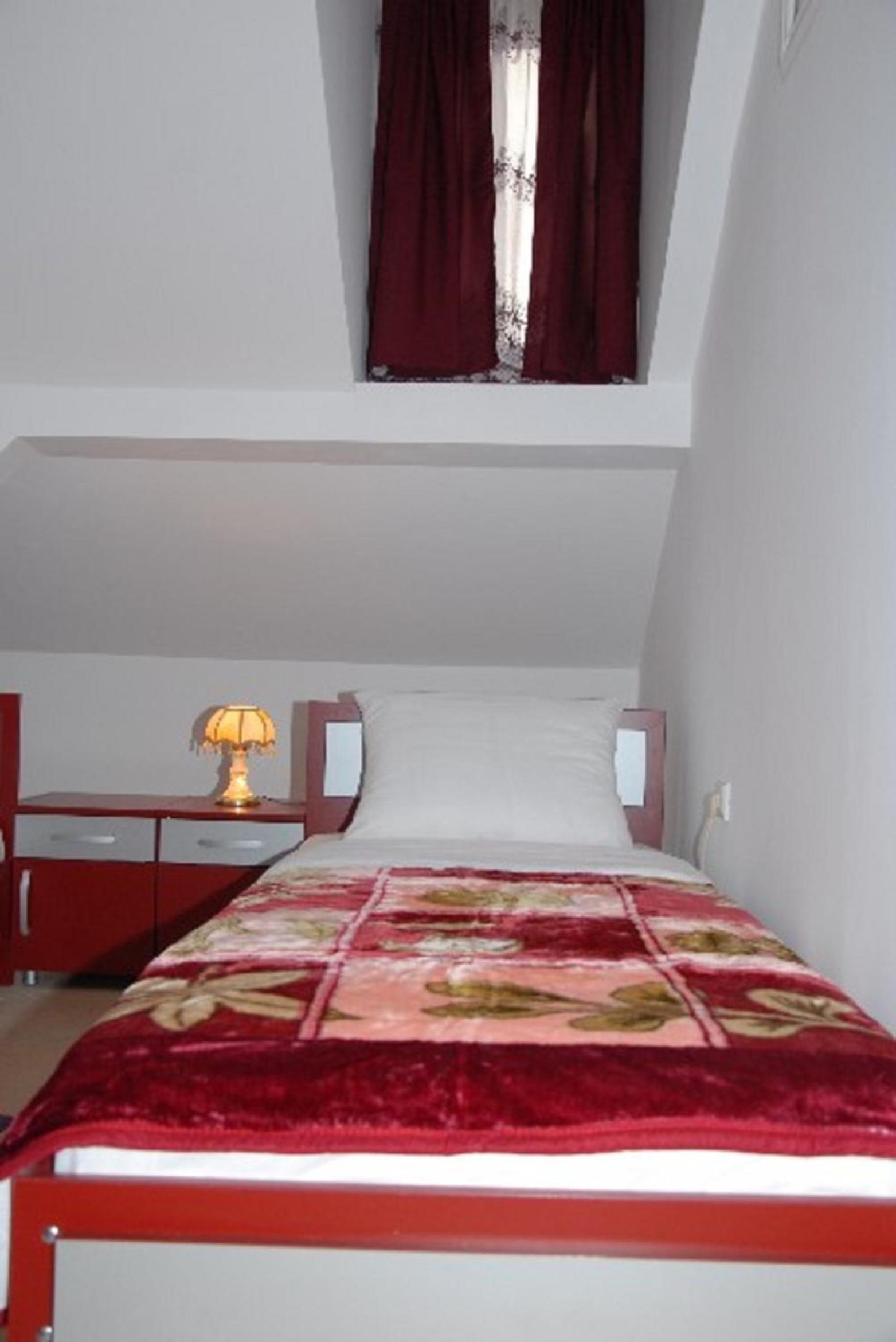 Double or Twin Room photo 3