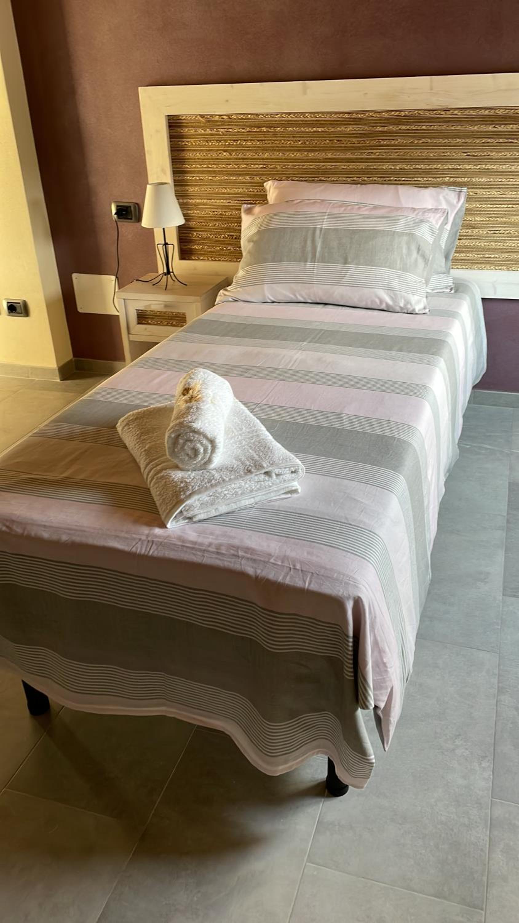 Double or Twin Room with Private Bathroom photo 2