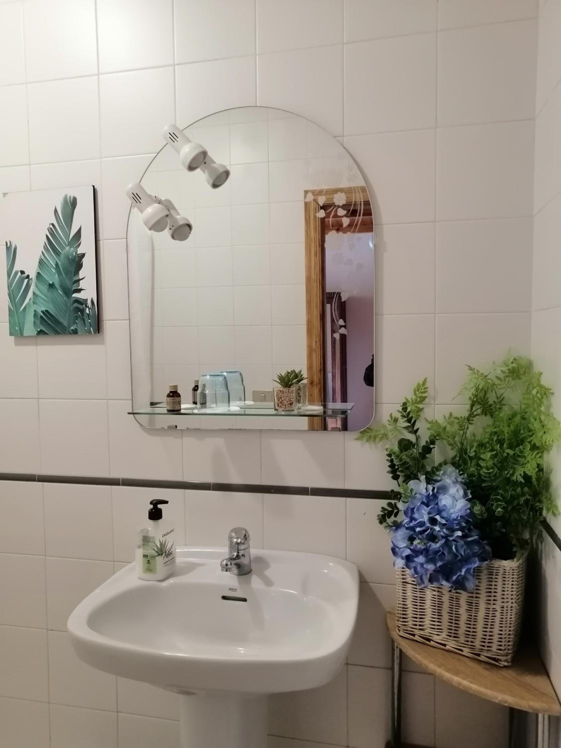 Double or Twin Room - Photo 3