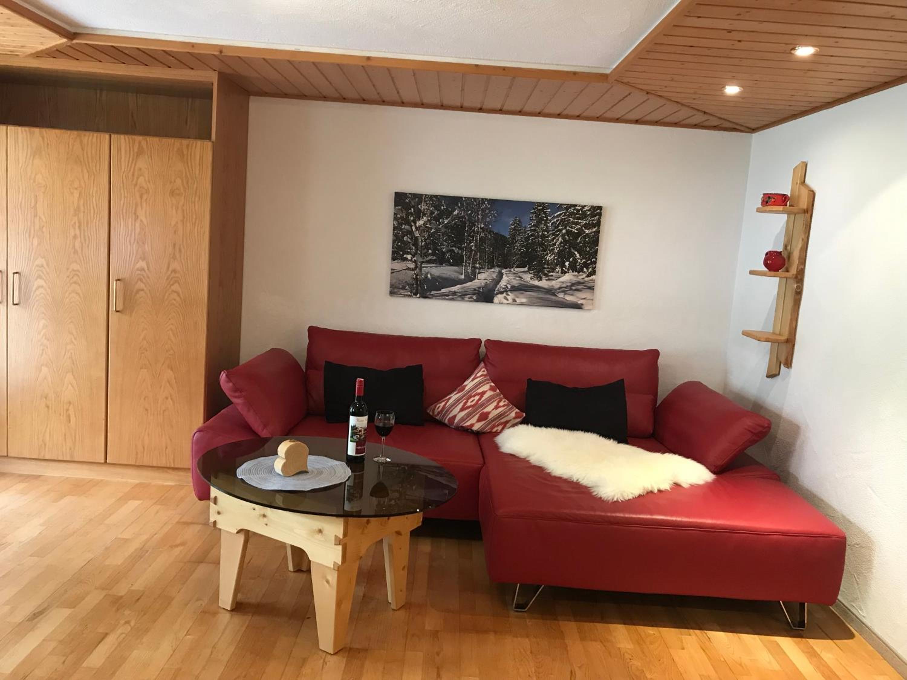 One-Bedroom Apartment photo 1