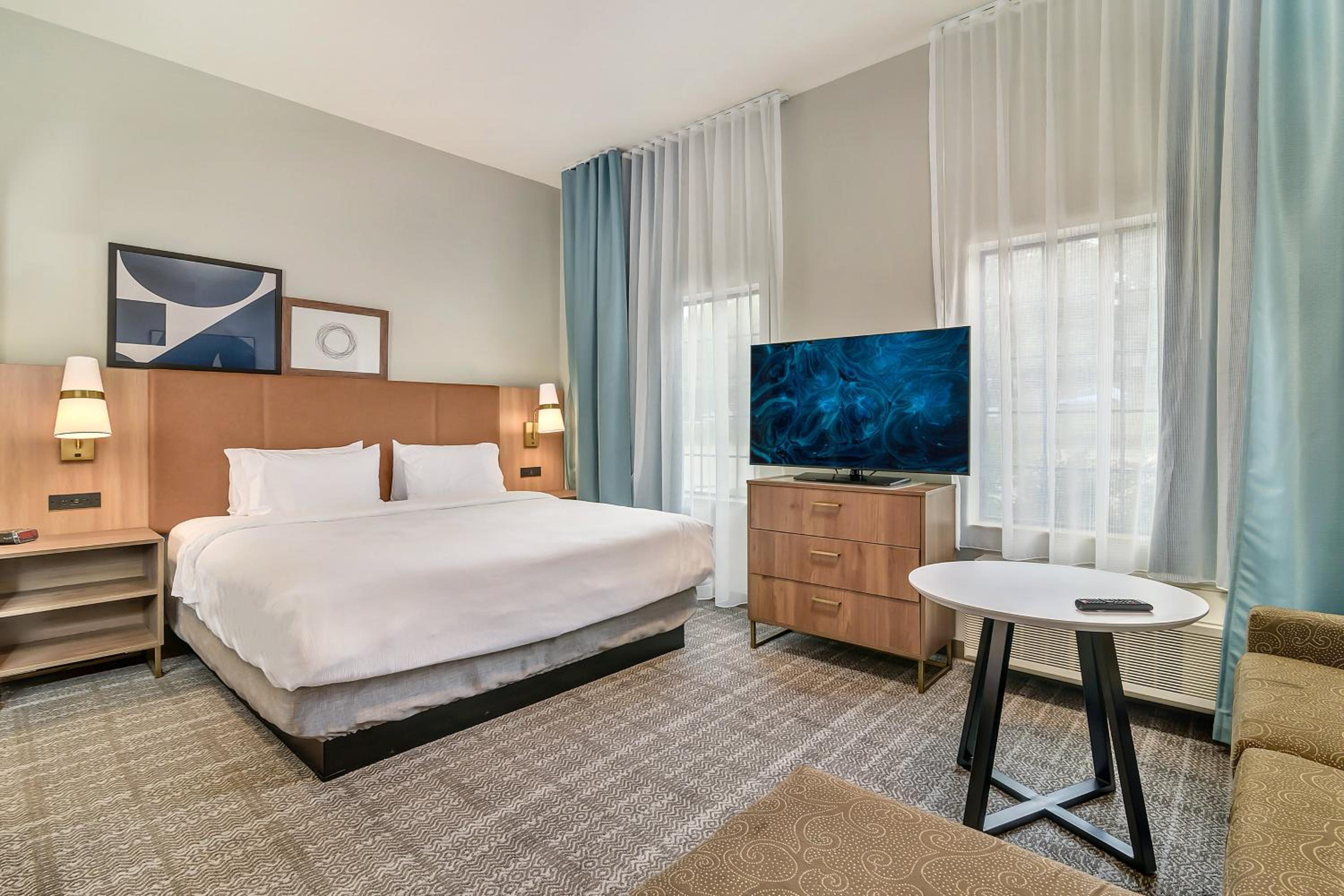 One-Bedroom King Suite - Photo 7