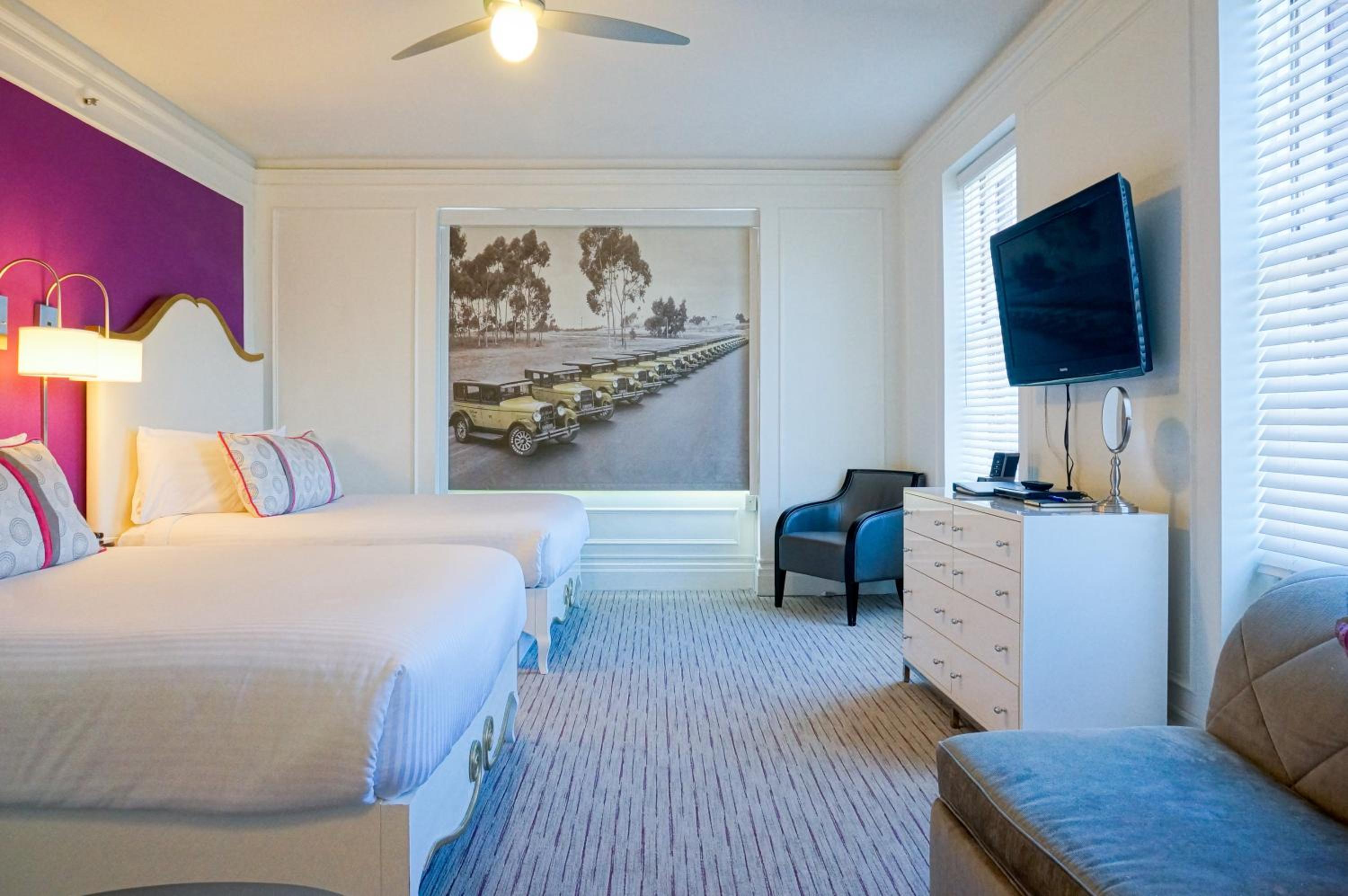 Studio with Two Queen Beds