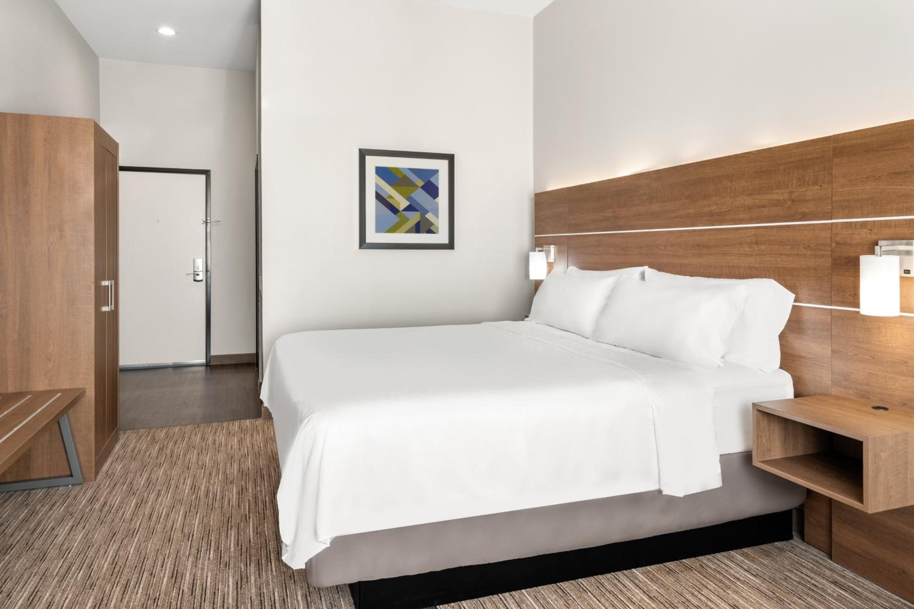 Standard King Room - Photo 1