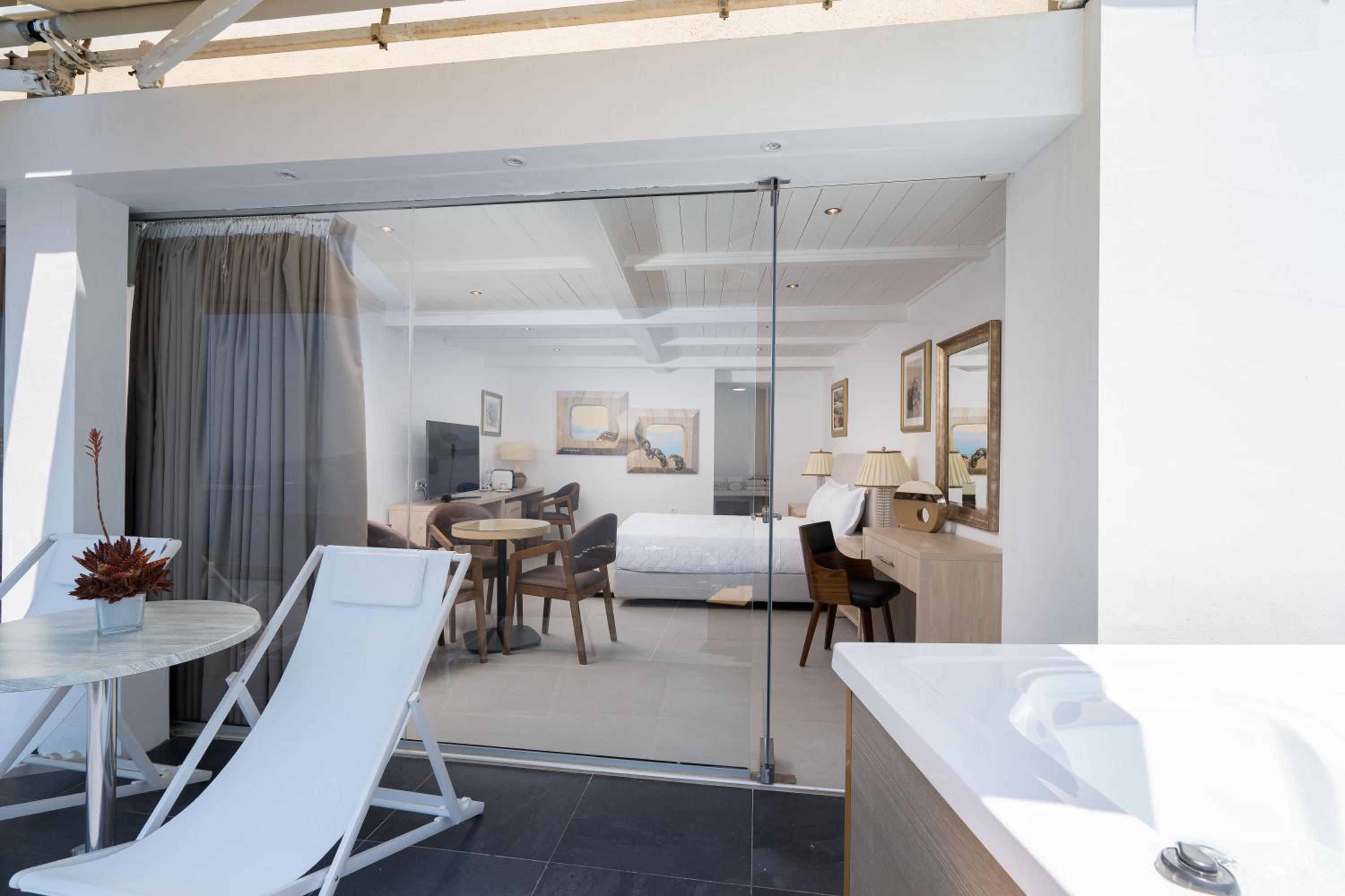 Suite with Spa Bath - Photo 5