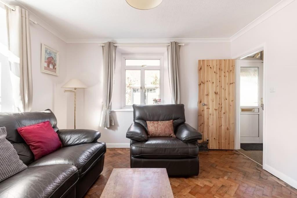 Three-Bedroom House photo 1