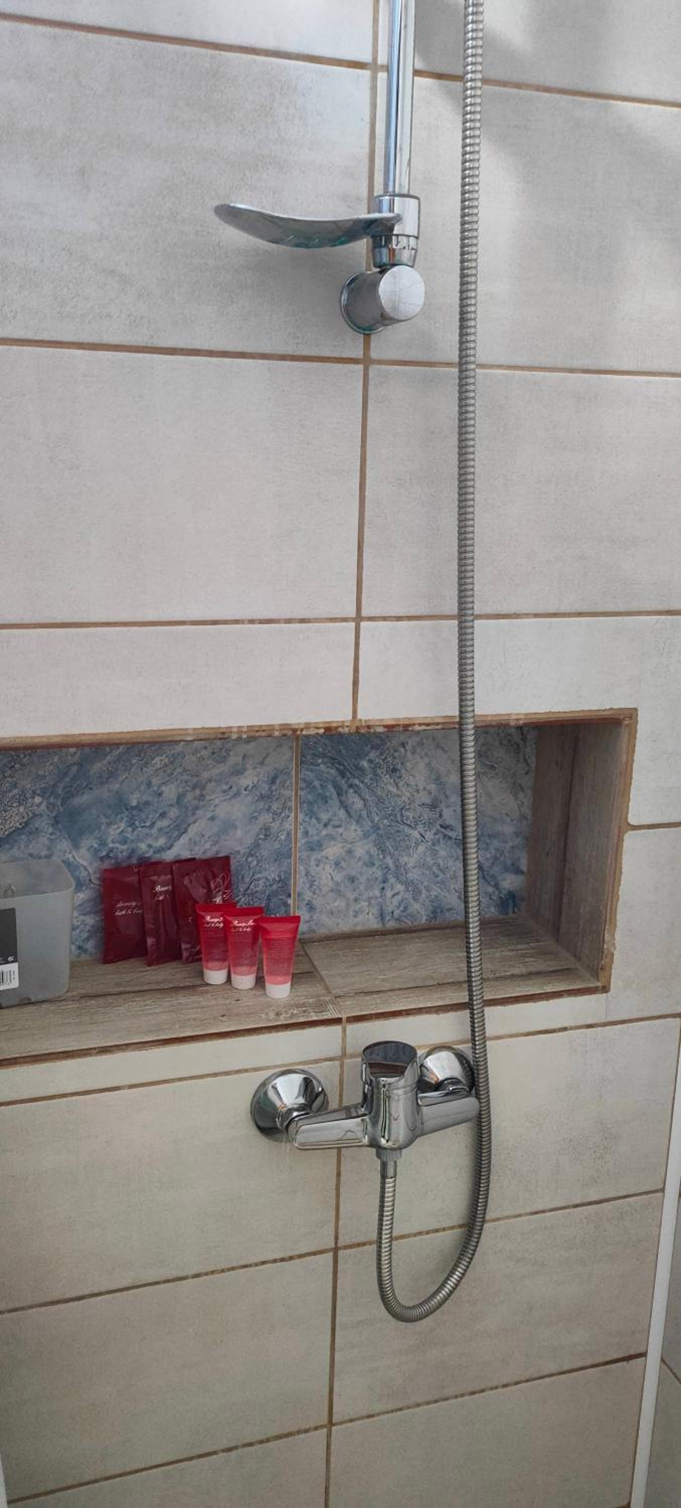 Triple Room with Private Bathroom - Photo 3