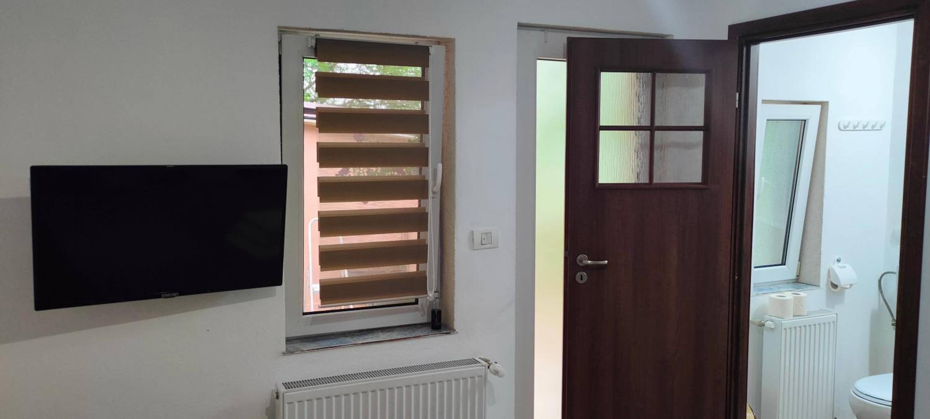 Triple Room with Private Bathroom - Photo 16